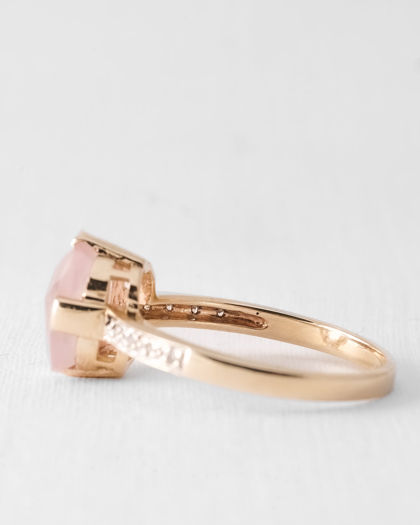 (05-03) Seraphina | Vintage Rose Quartz & Diamond Ring - Menina Amsterdam
