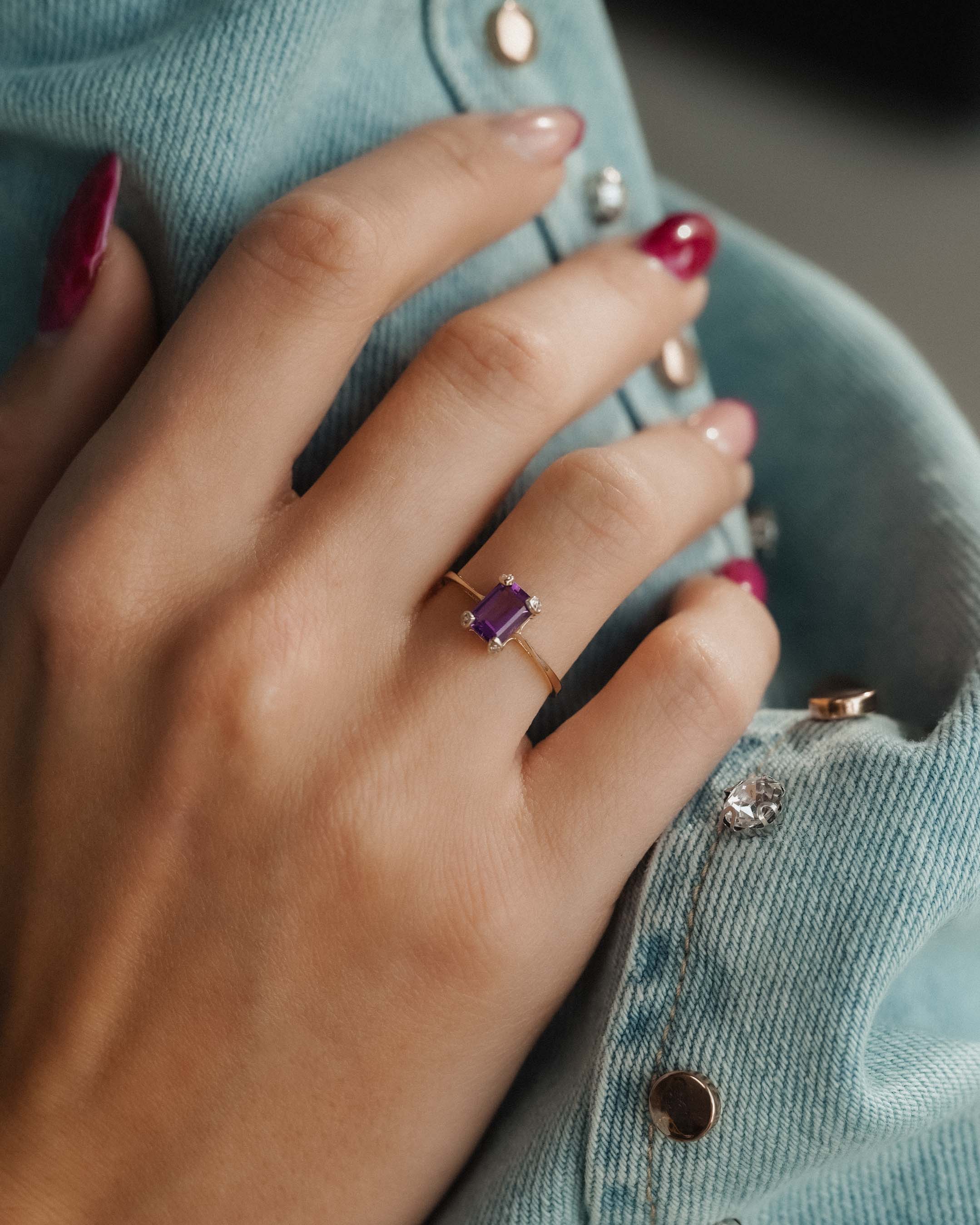 Calista | Vintage Amethist Solitaire & Diamant Details Ring - Menina Amsterdam