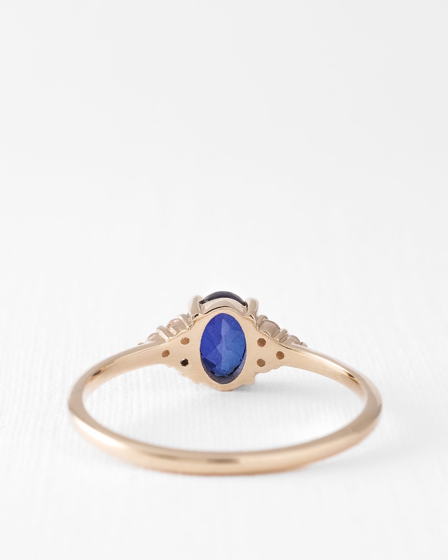 Ella | Saffier Solitaire & Diamant Ring