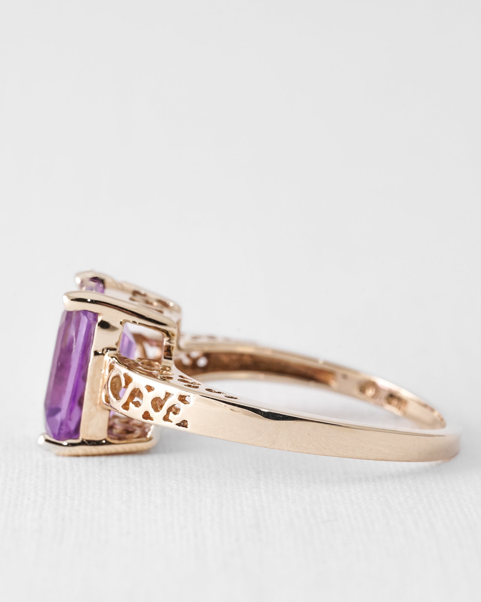 Ameria | Vintage Amethist Solitaire Ring