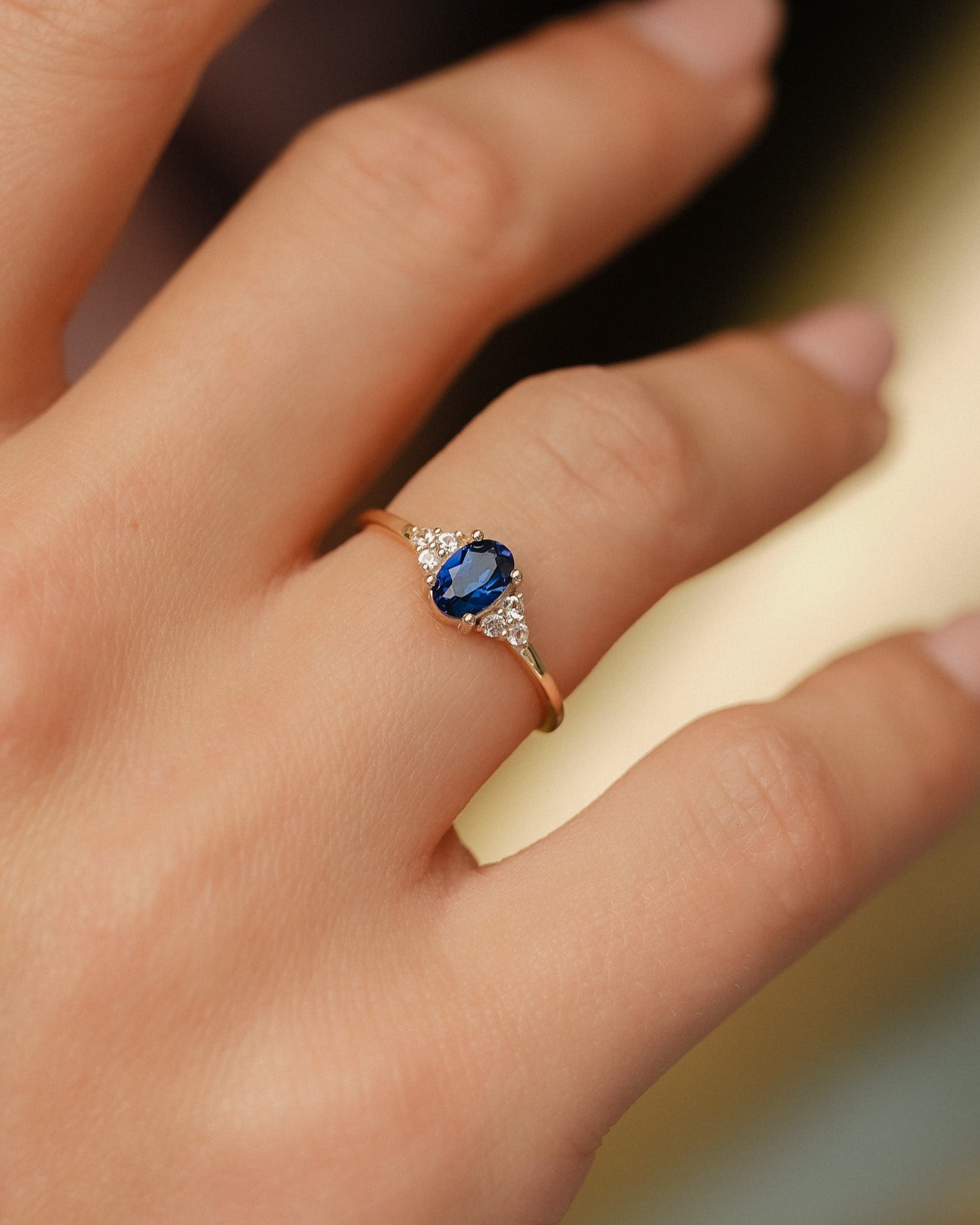 Ella | Saffier Solitaire & Diamant Ring