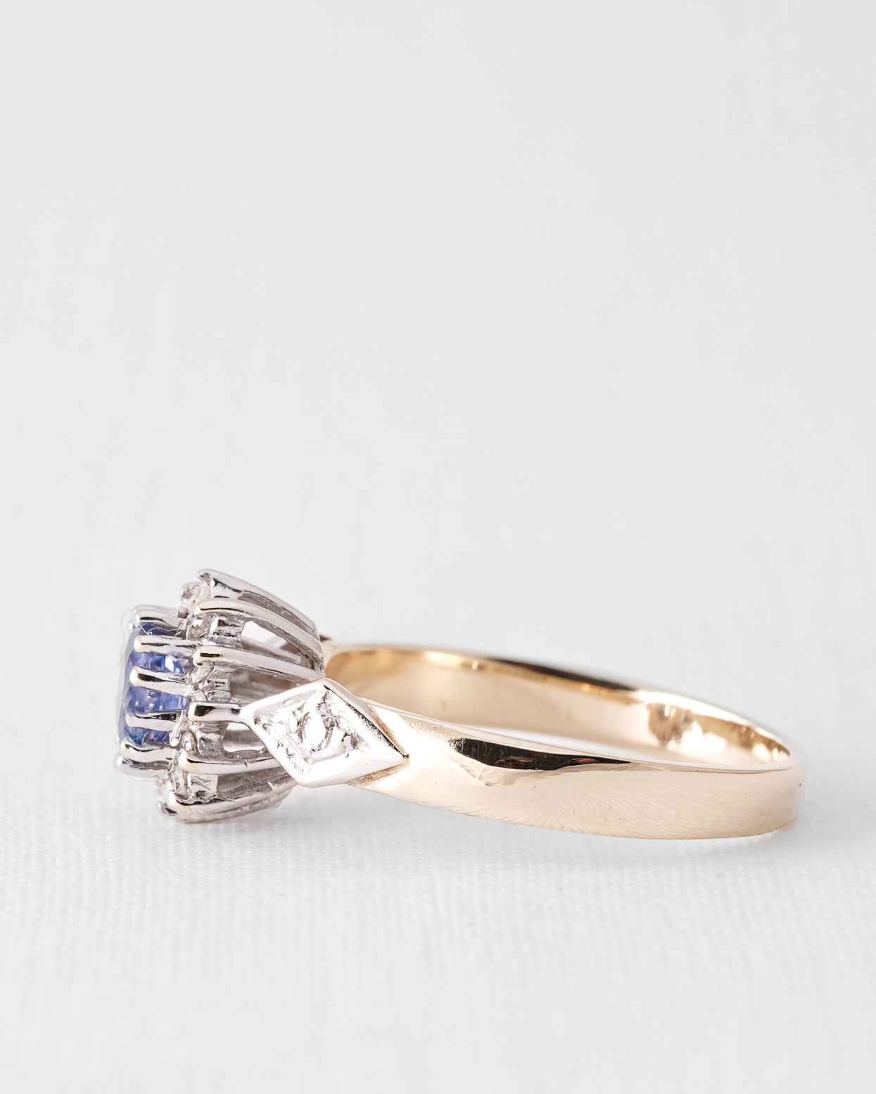Elow | Vintage Sapphire & Diamond Cluster Ring
