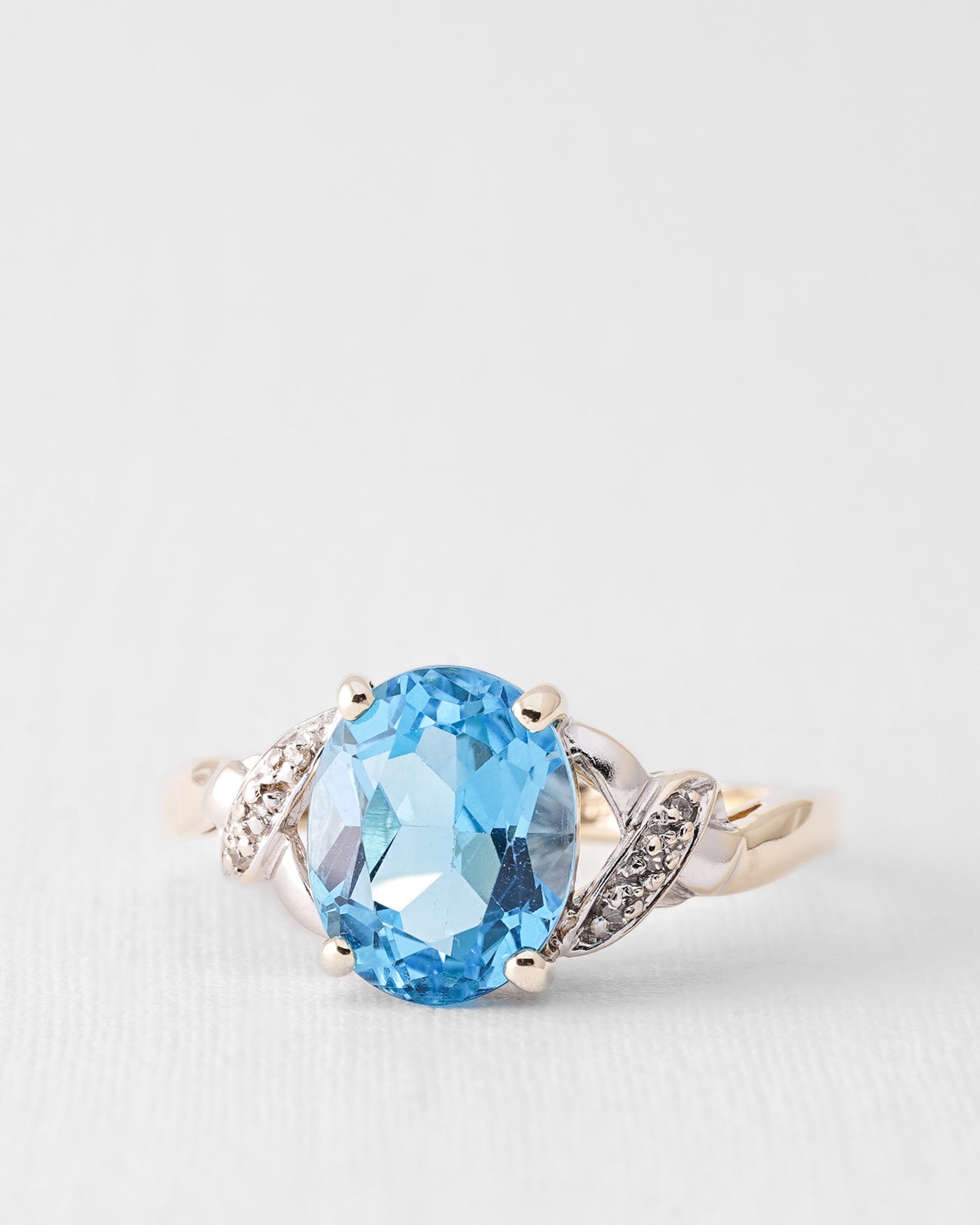 Aiora | Vintage Blue Topaz Solitaire Ring