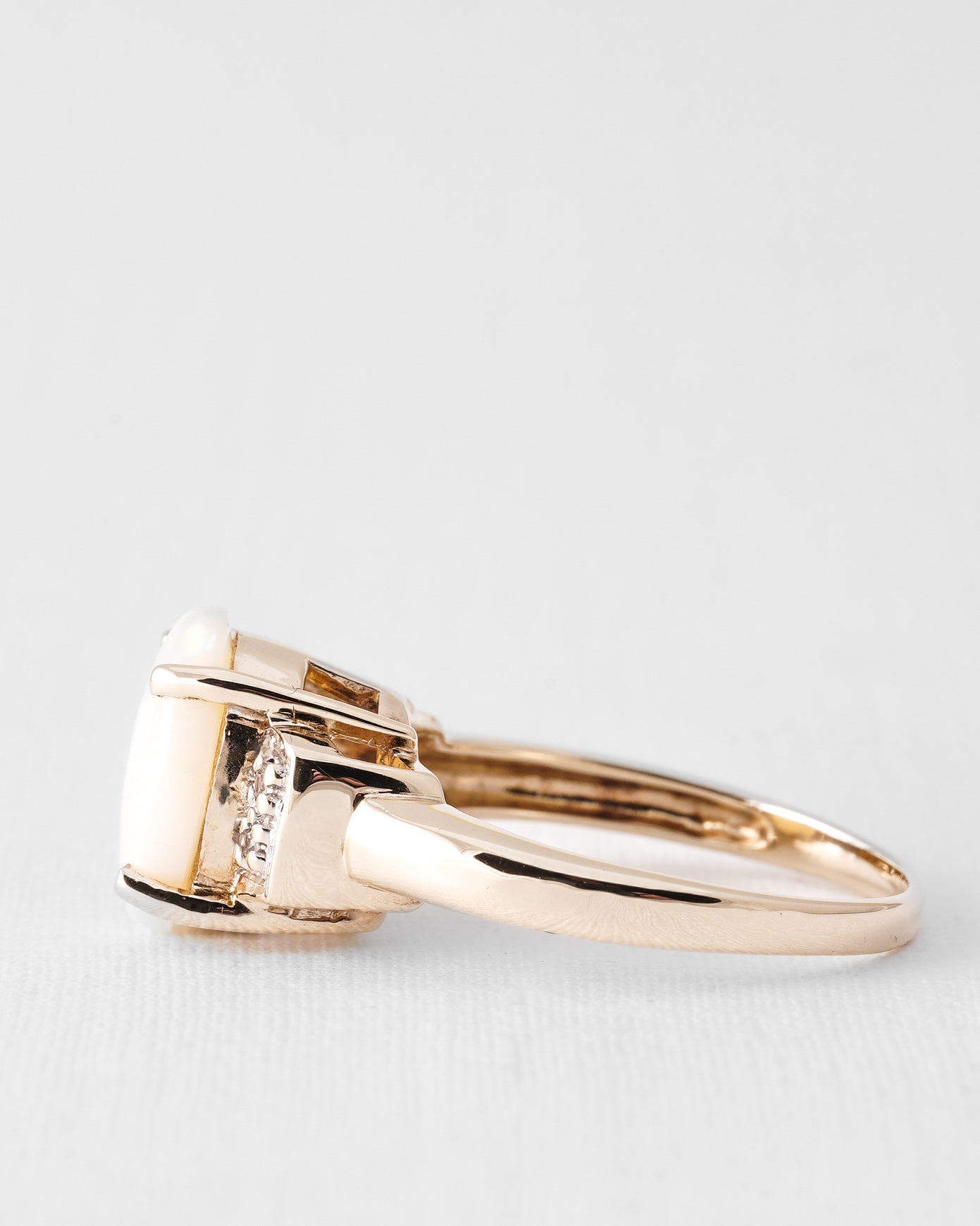 Lioren | Vintage Opal and Diamond Ring