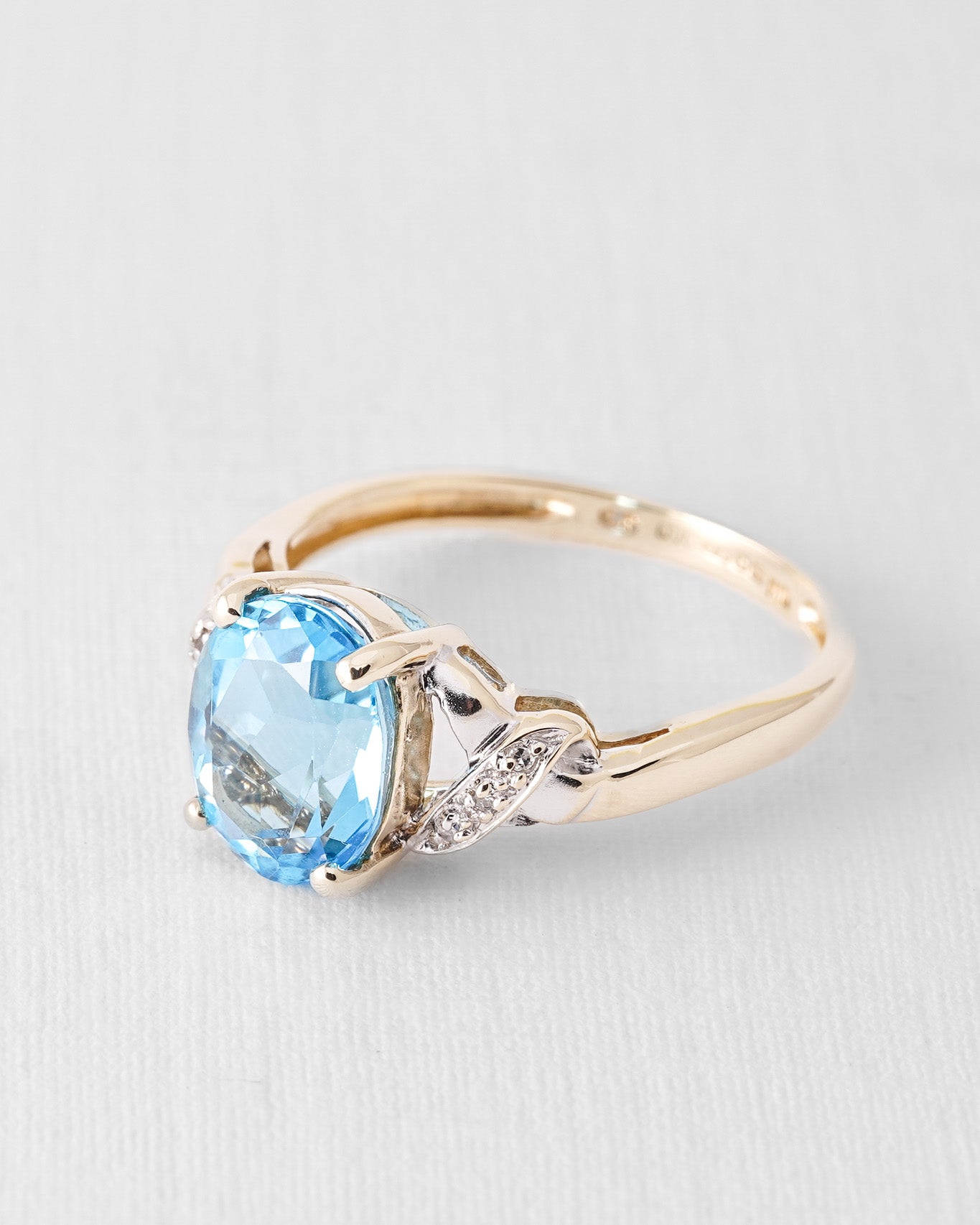 Aiora | Vintage Blue Topaz Solitaire Ring