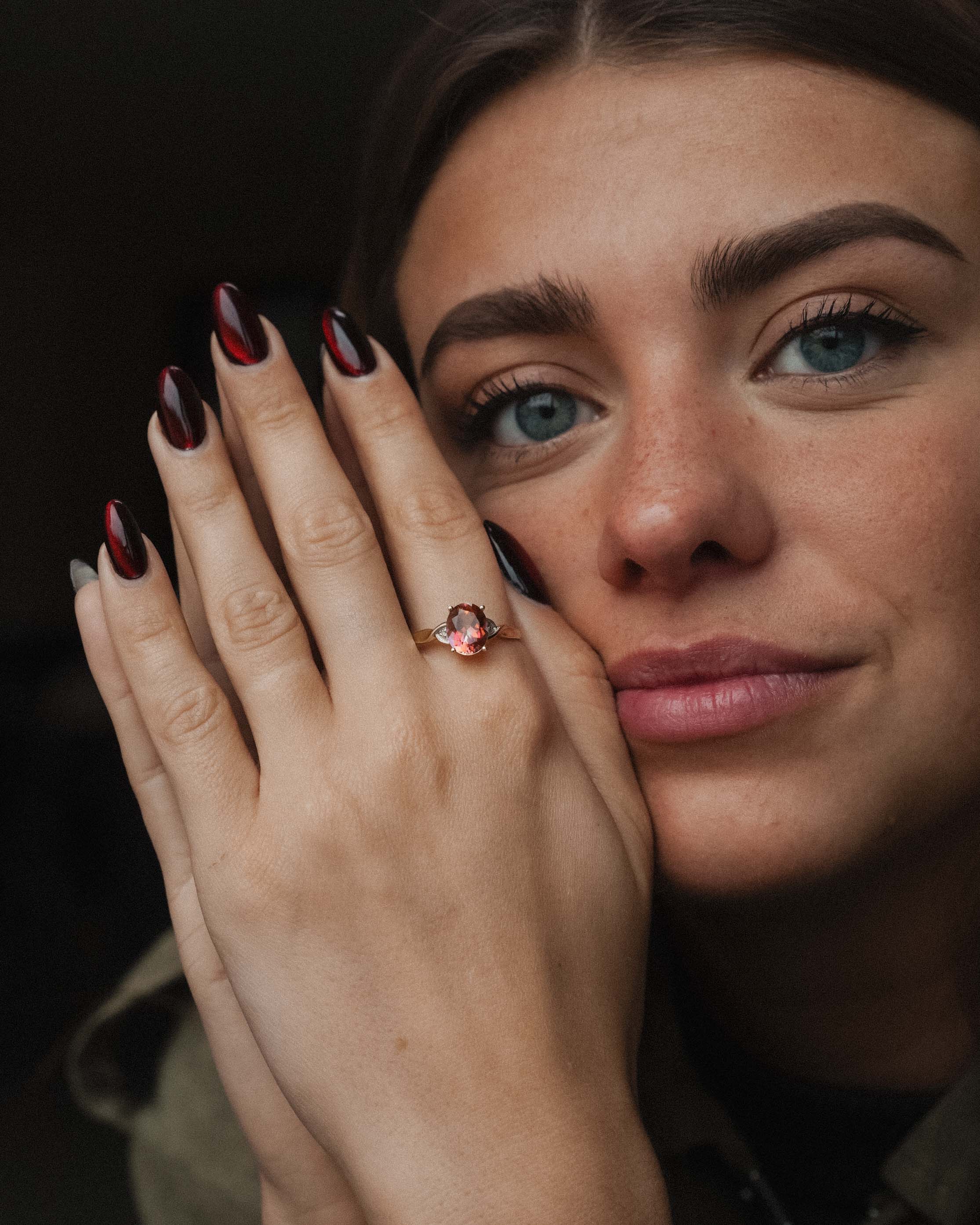 Fyrenza | Vintage Vuur Topaas Solitaire & Diamant Details Ring