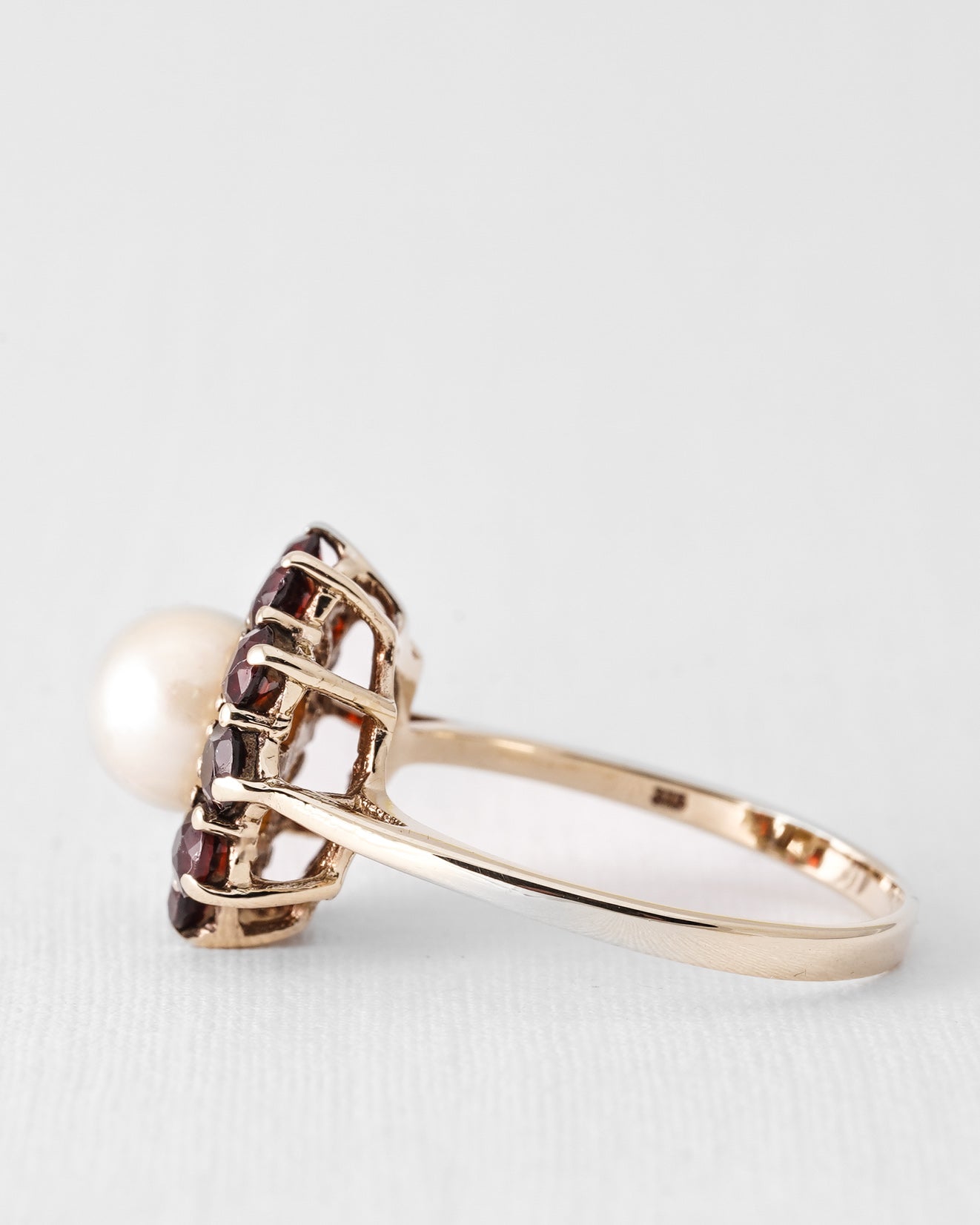 Feliora | Vintage Garnet and Pearl Ring
