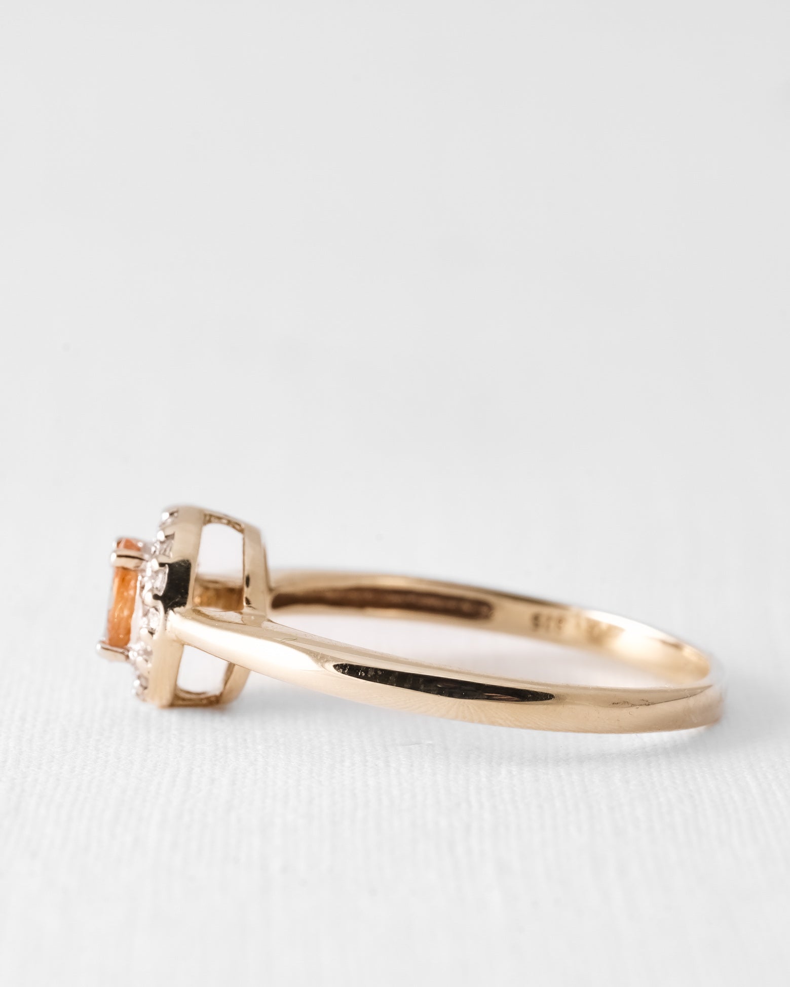 Arielle | Vintage Oranje & Witte Saffier Cluster Ring