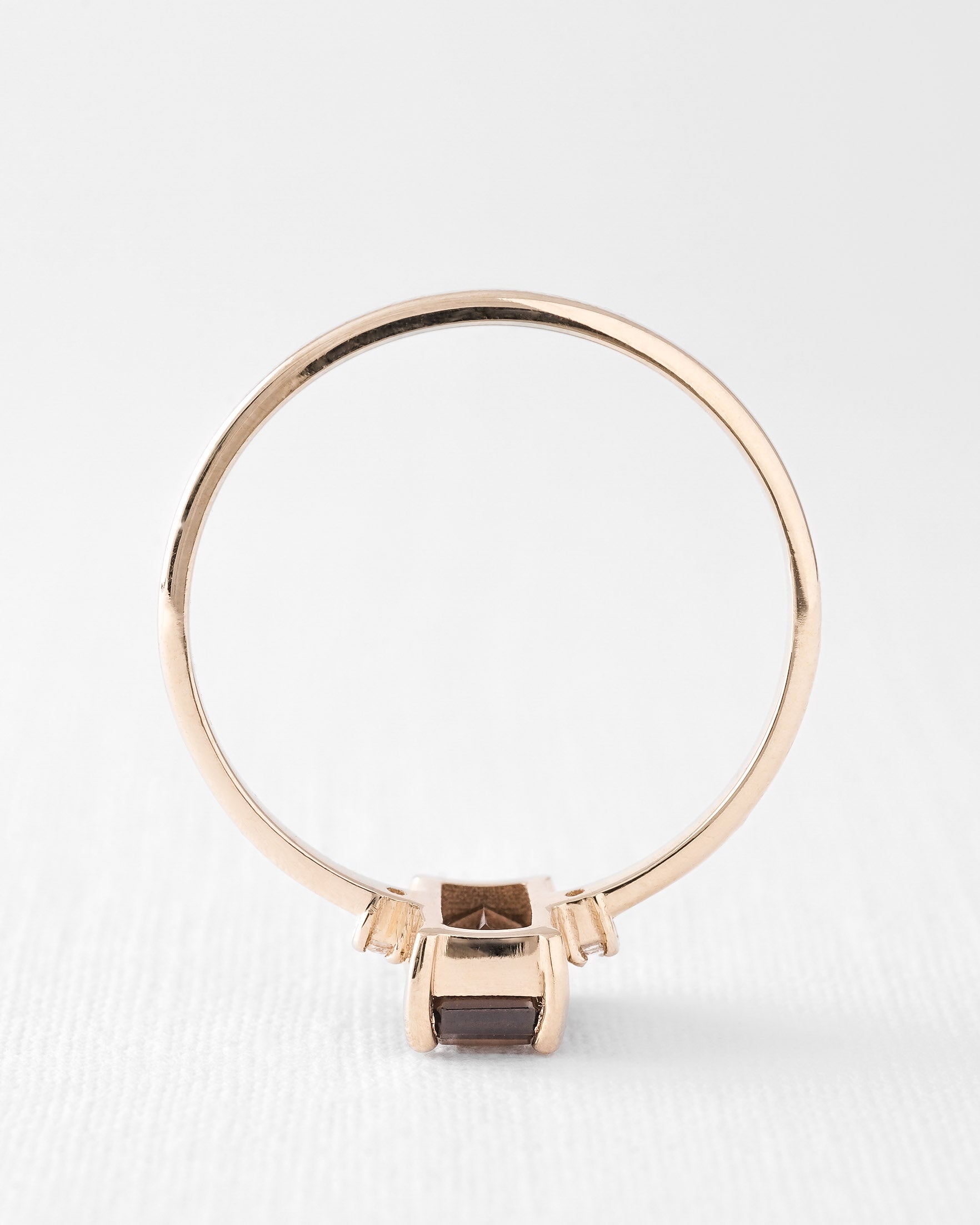 Louise | Rookkwarts Solitaire & Diamant Ring - Menina Amsterdam