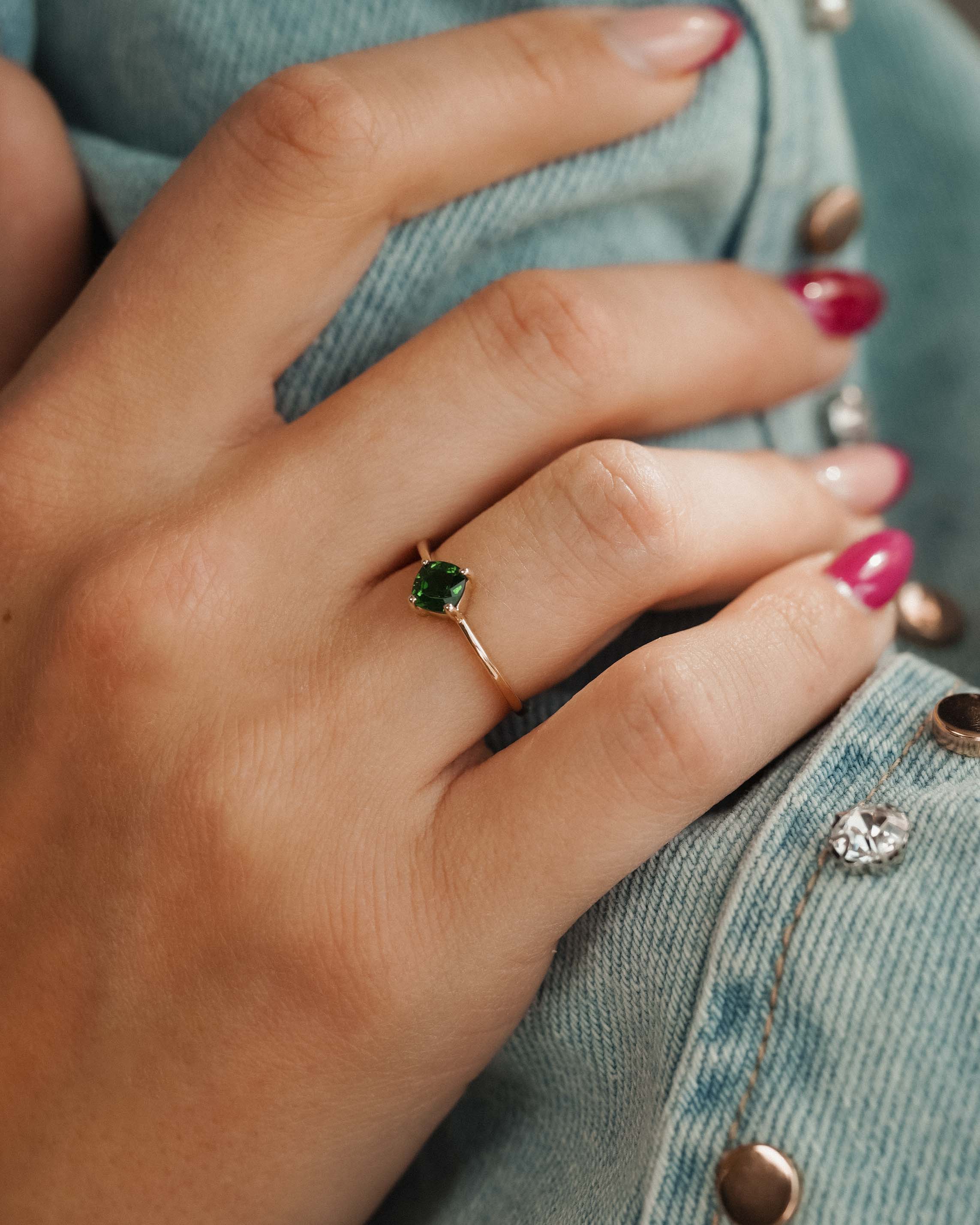 Maelys | Vintage Diopsiet Solitaire Ring