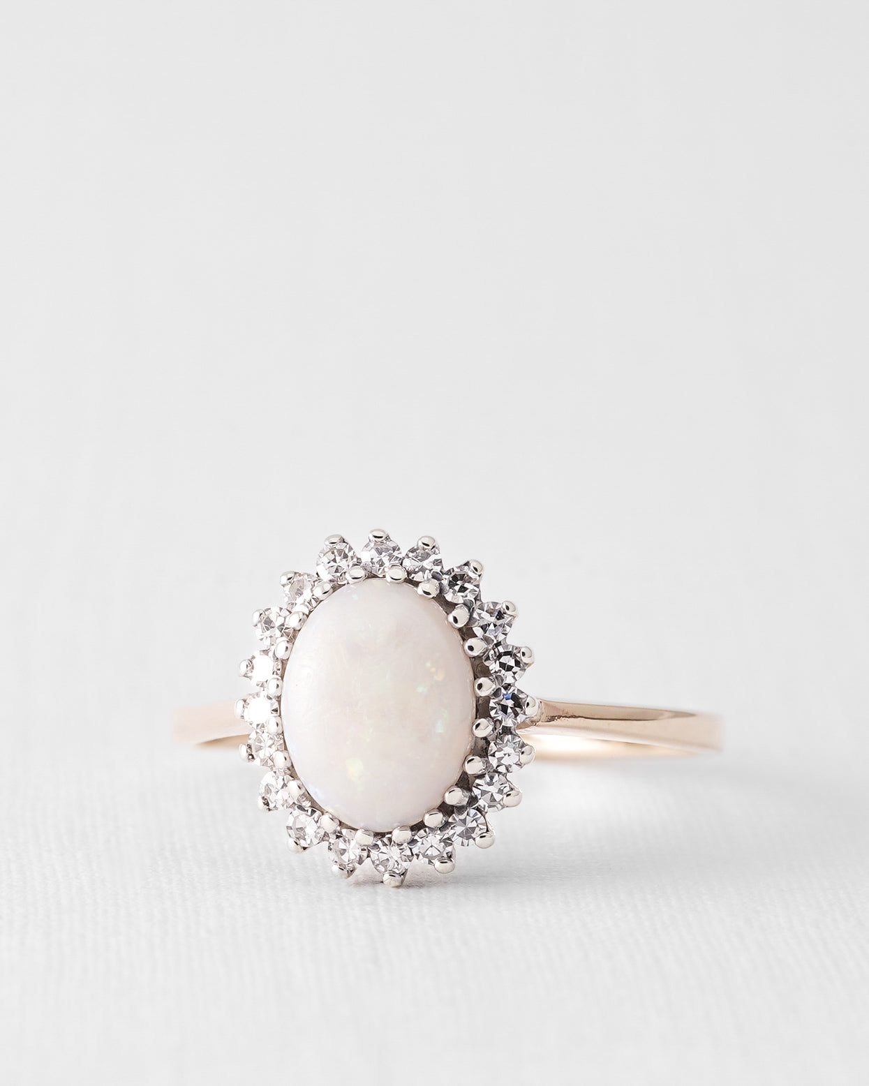 Solde | Vintage Opal and Diamond Ring