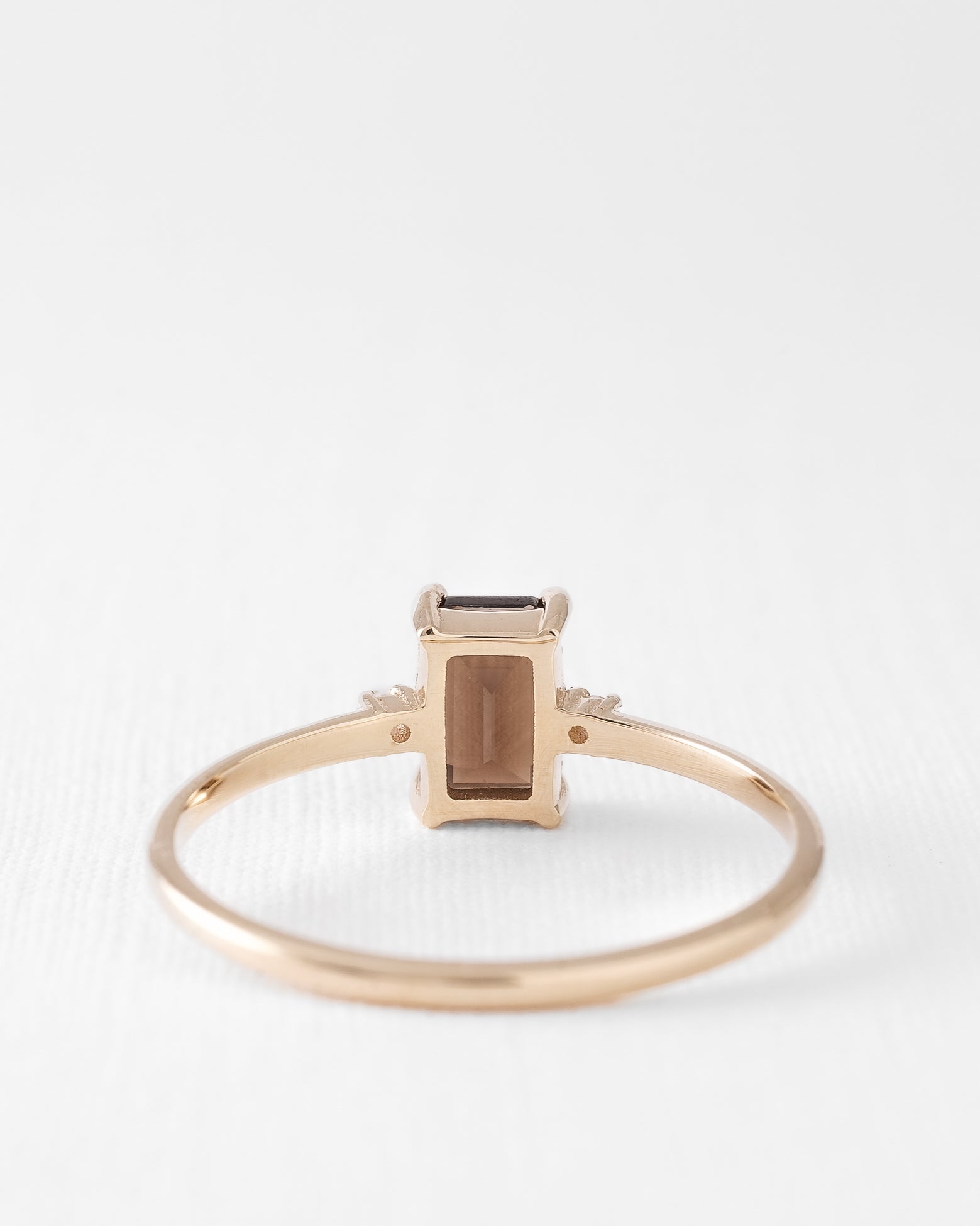 Louise | Rookkwarts Solitaire & Diamant Ring - Menina Amsterdam