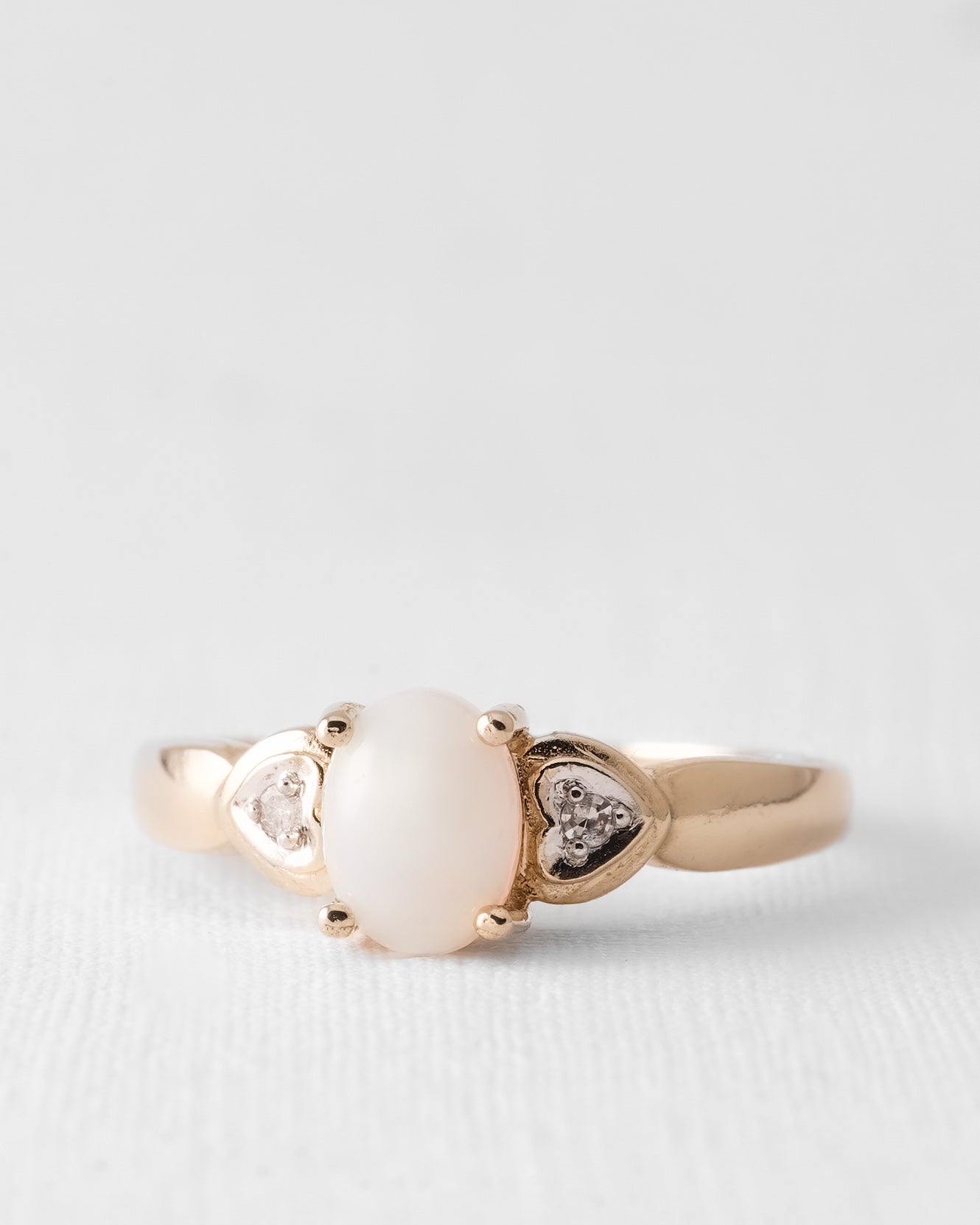 Mirabelle | Vintage Opaal Solitaire & Diamant Details Ring - Menina Amsterdam