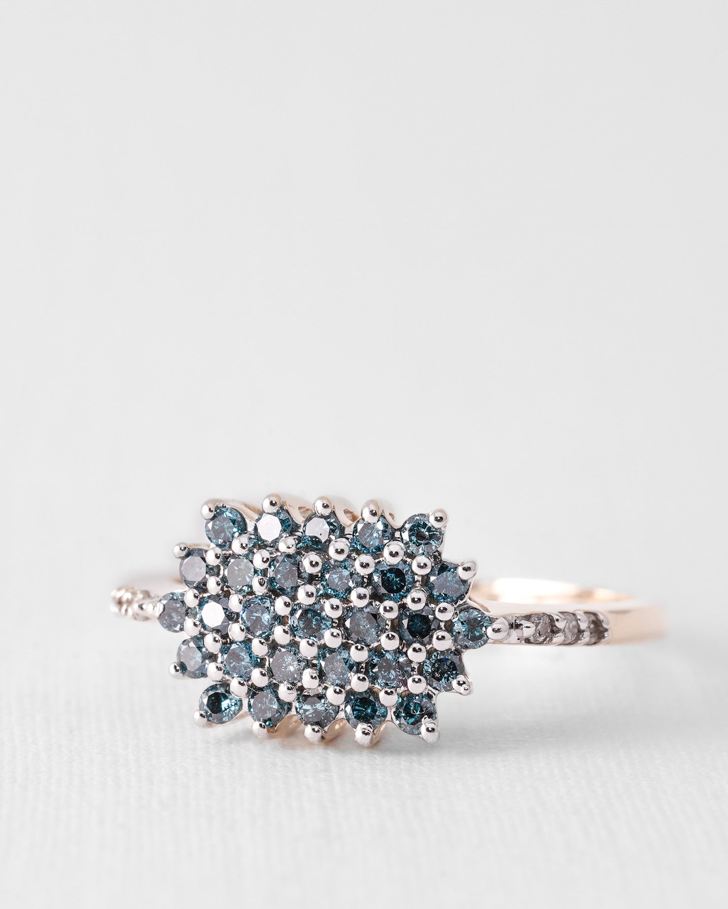Myreth | Vintage Blauwe & Witte Diamant Cluster Ring