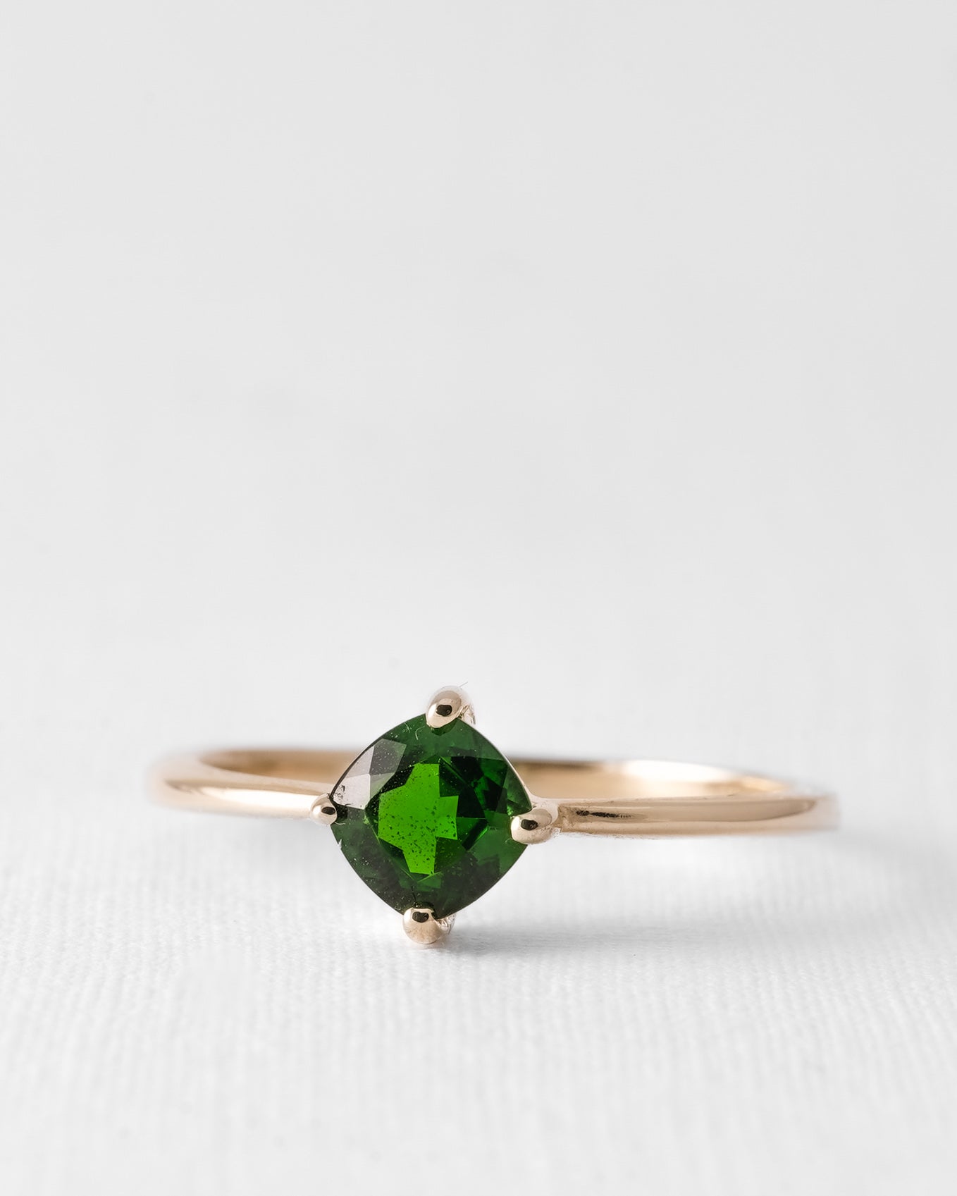 Maelys | Vintage Diopsiet Solitaire Ring