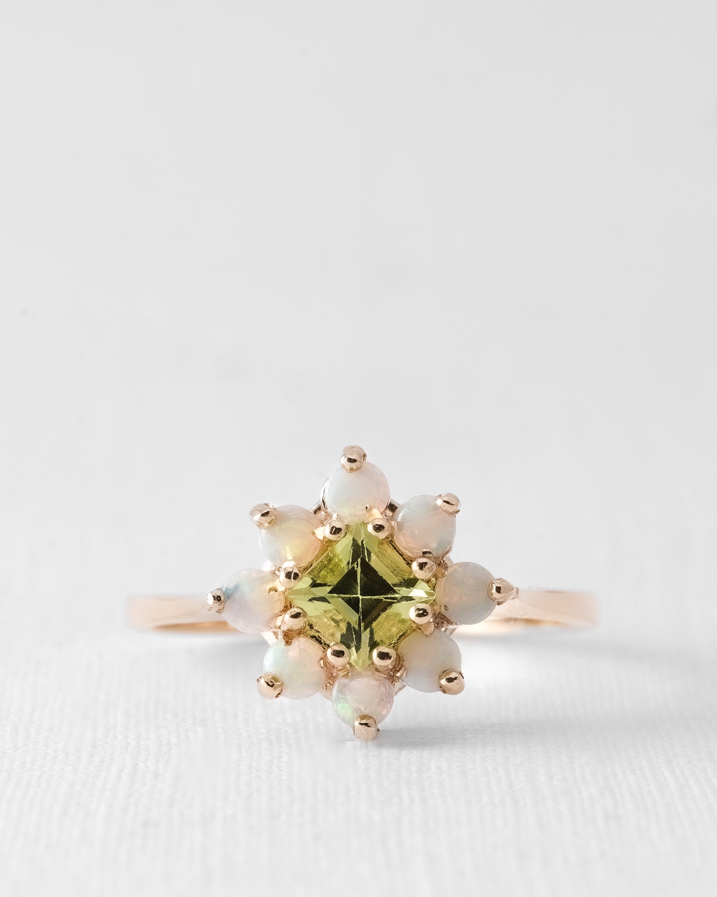 Ophelia | Vintage Peridoot & Opaal Cluster Ring