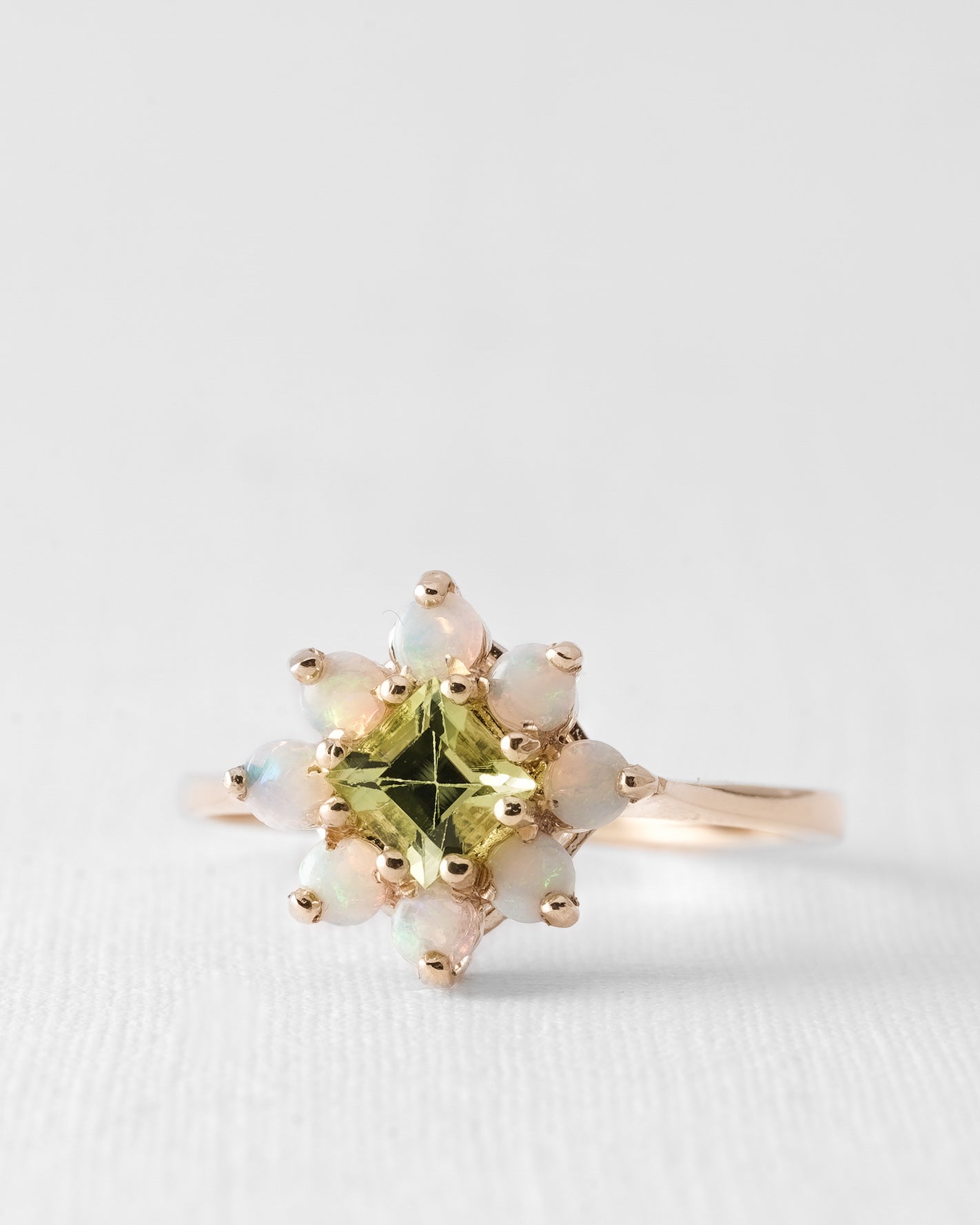 Ophelia | Vintage Peridoot & Opaal Cluster Ring