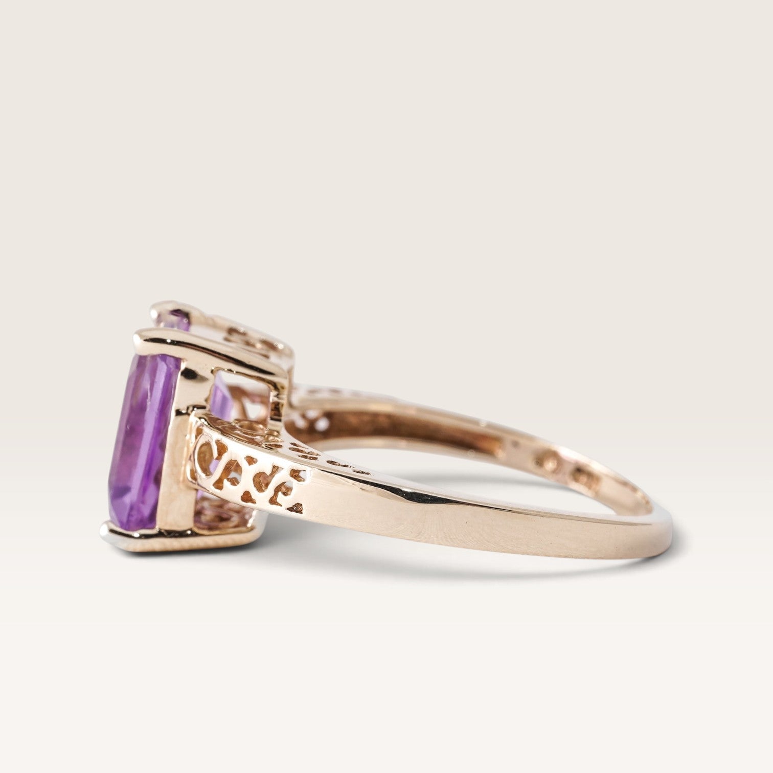Ameria | Vintage Amethist Solitaire Ring - Menina Amsterdam