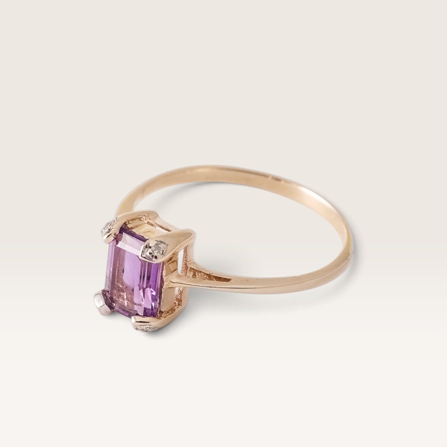 Calista | Vintage Amethist Solitaire & Diamant Details Ring - Menina Amsterdam