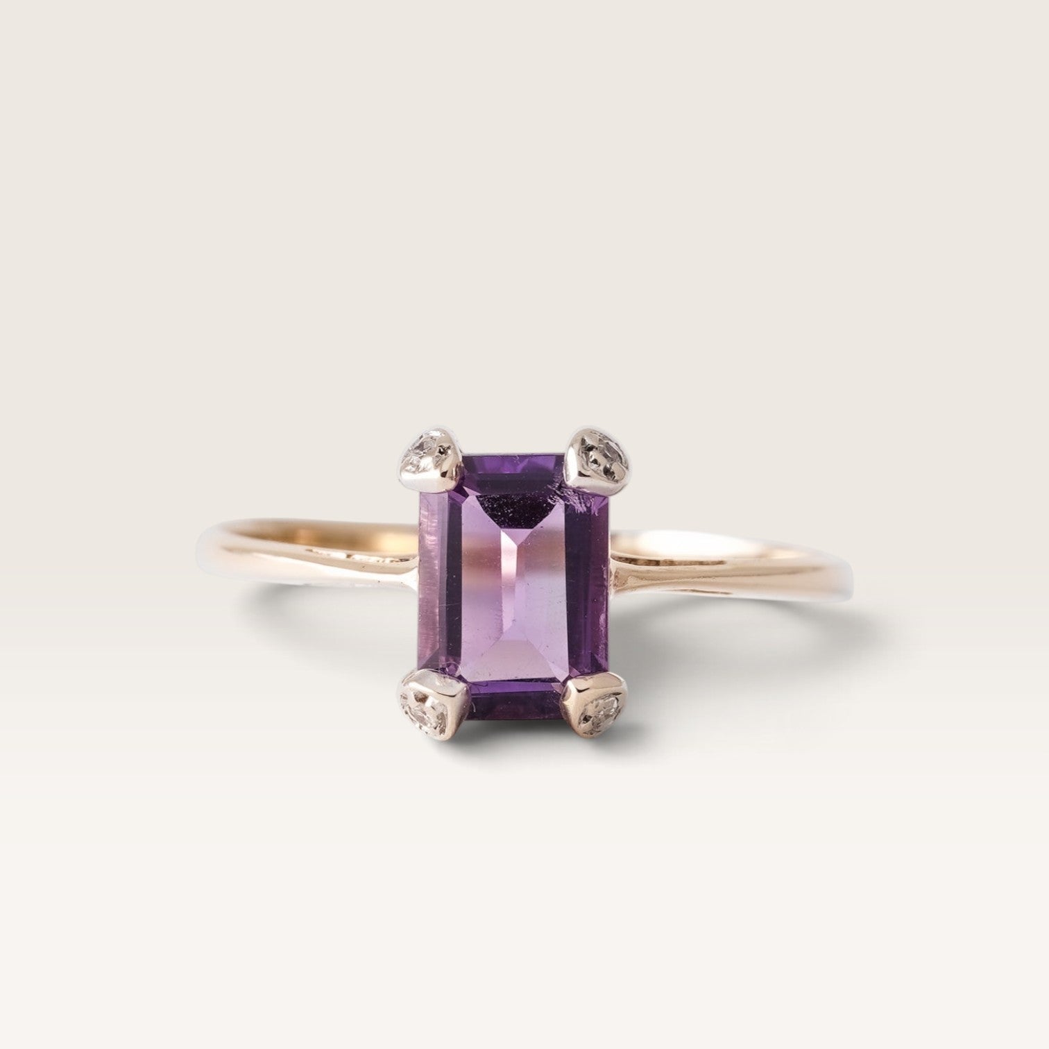 Calista | Vintage Amethist Solitaire & Diamant Details Ring - Menina Amsterdam