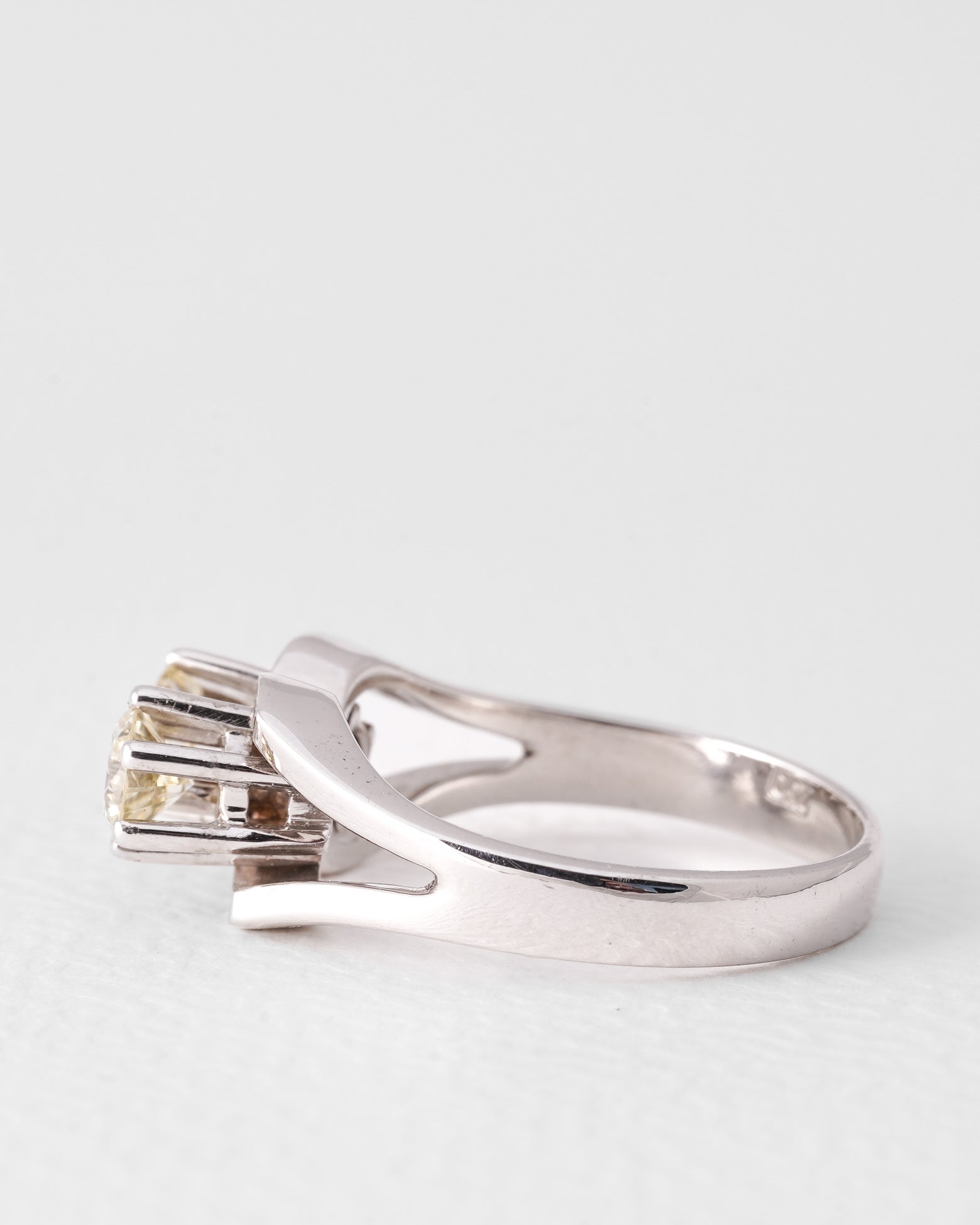 Maribelle | 14K Witgoud Briljant (0.2ct) Dress Ring - Menina Amsterdam