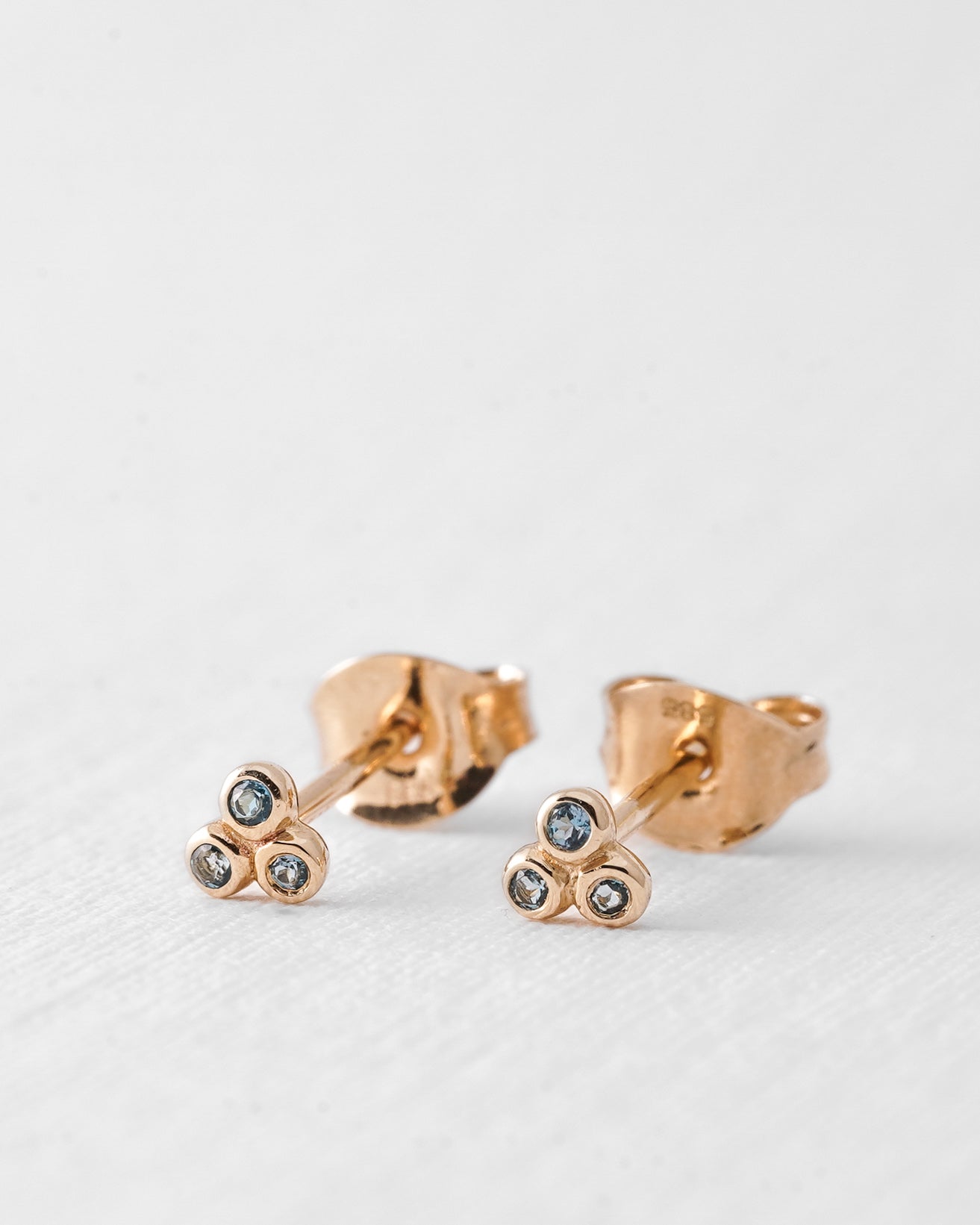 Thalie | 14K Blauwe Topaas Studs