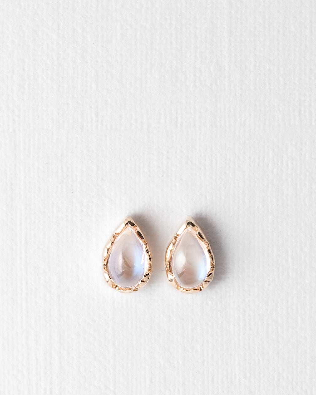 Ardea | 14K Maansteen Pear Cut Studs