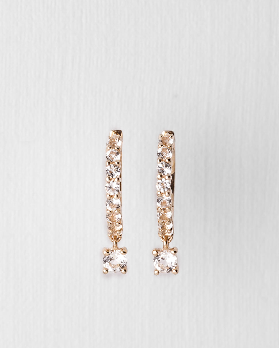 Janet | 14K Witte Topaas Pavé Hanger Huggies