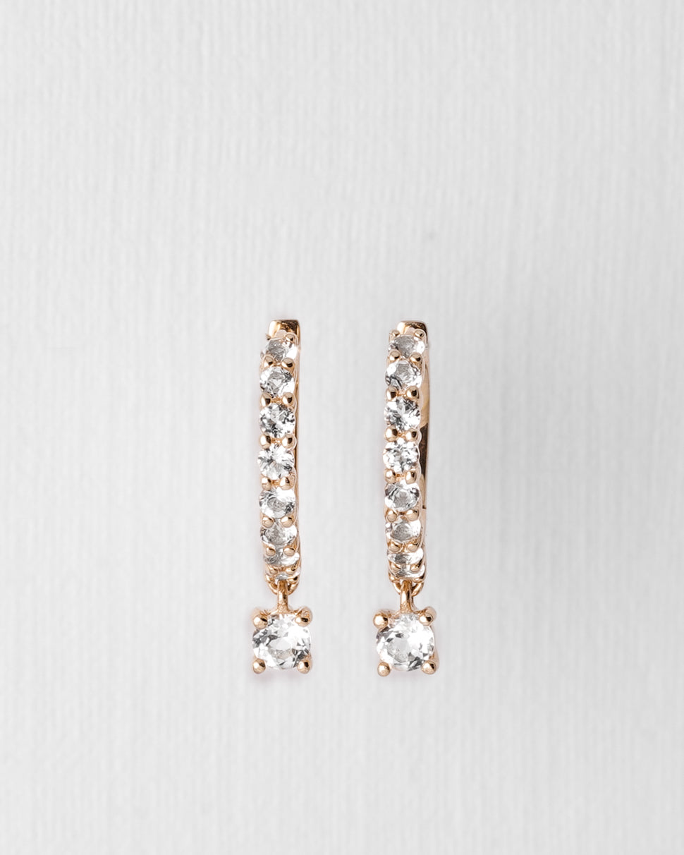 Janet | 14K Witte Topaas Pavé Hanger Huggies