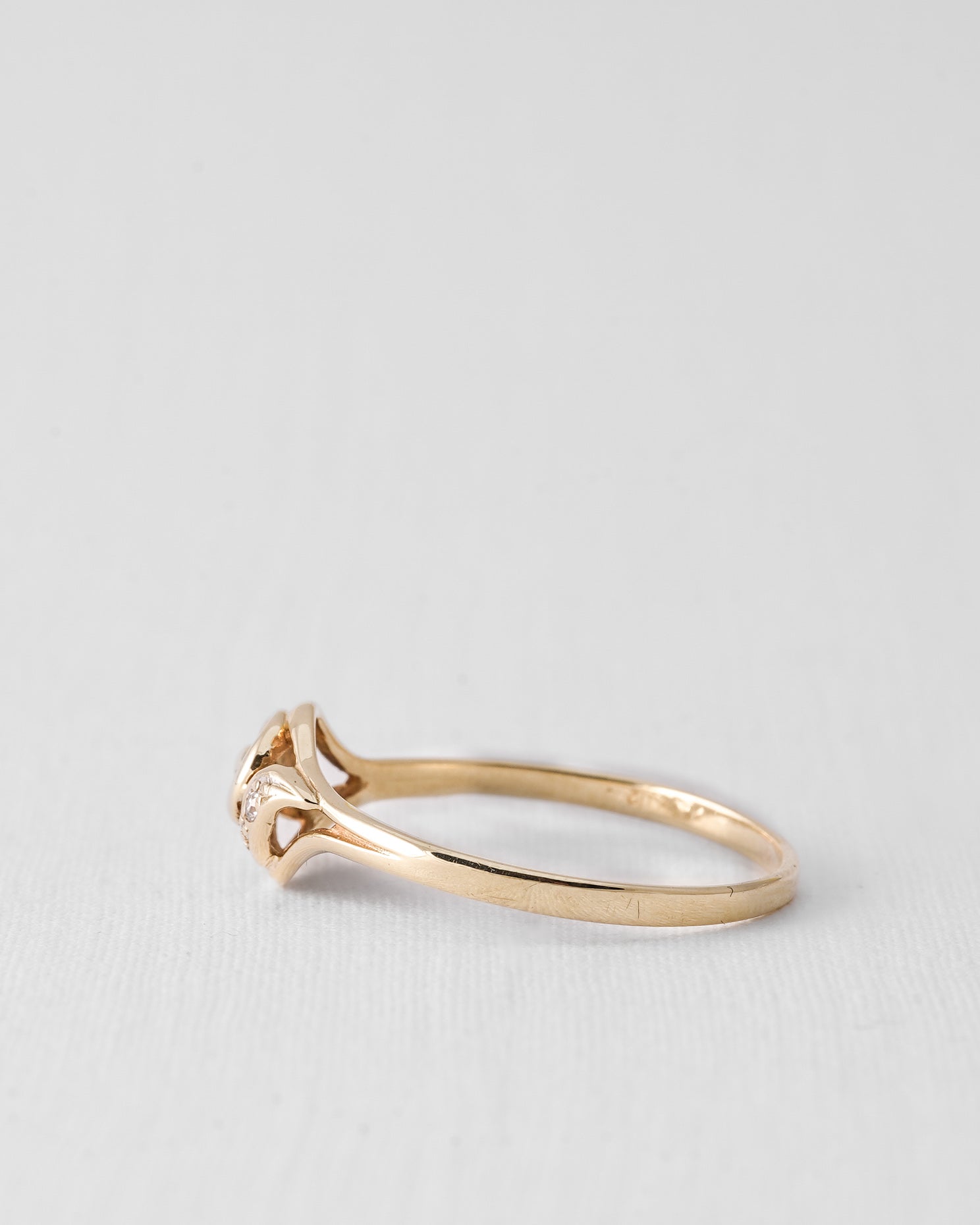 Zira | 14K Brilliant (0.03ct) Filigree Ring