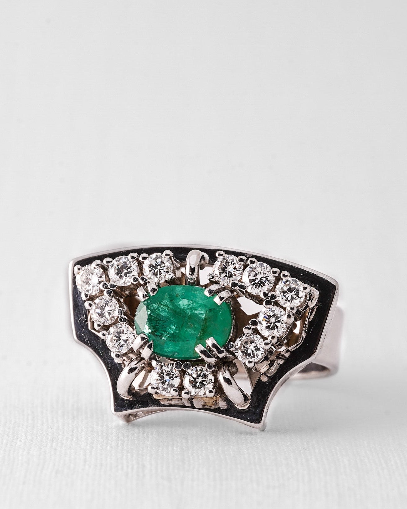 Veyla | 14K Briljant (0.6ct) & Smaragd (1.8ct) Statement Ring