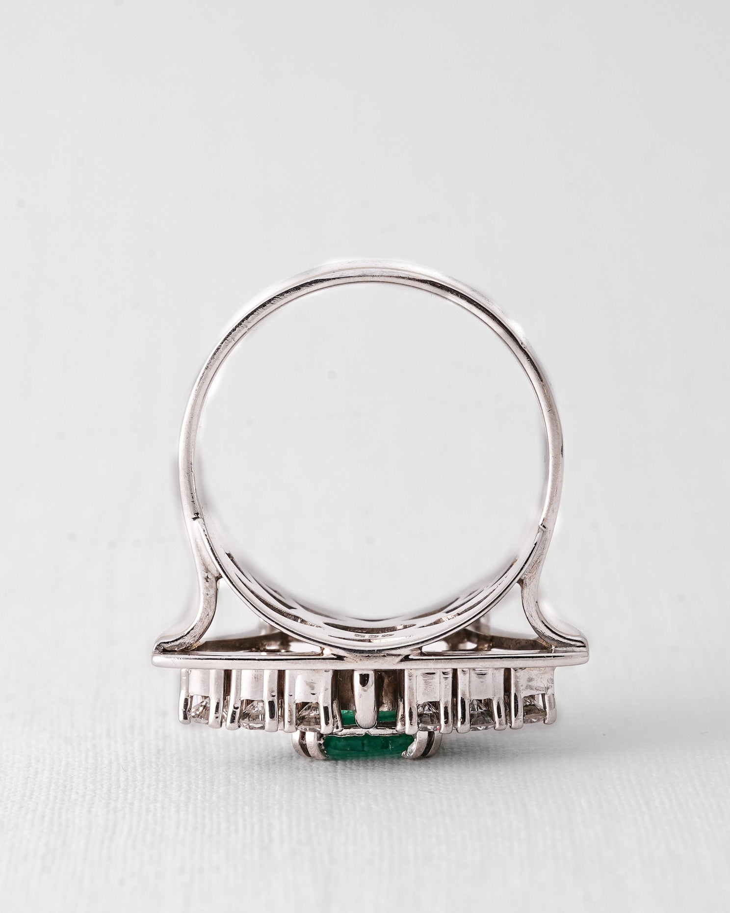 Veyla | 14K Briljant (0.6ct) & Smaragd (1.8ct) Statement Ring