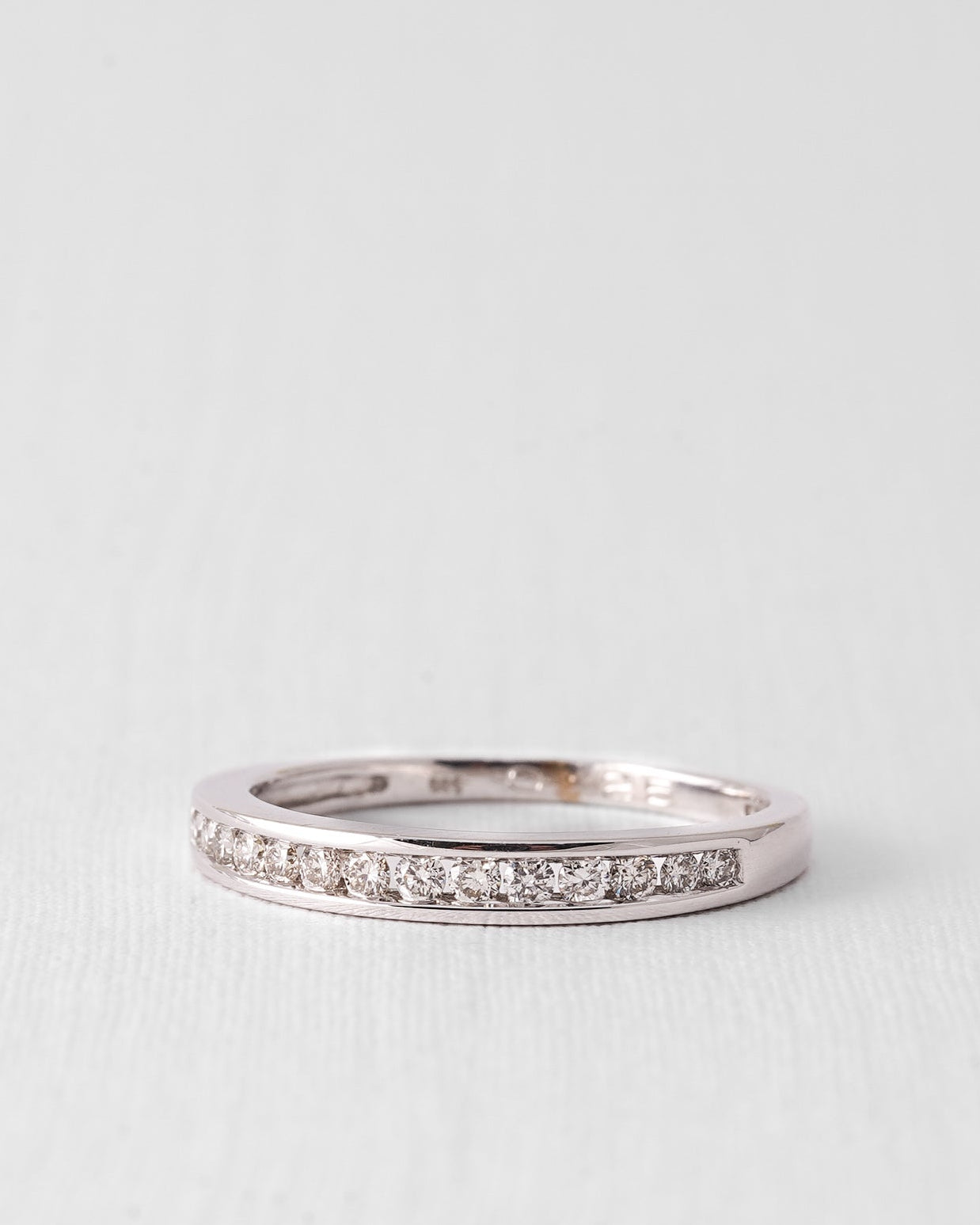 Lirie | 14K Briljant (0.25ct) Band Ring