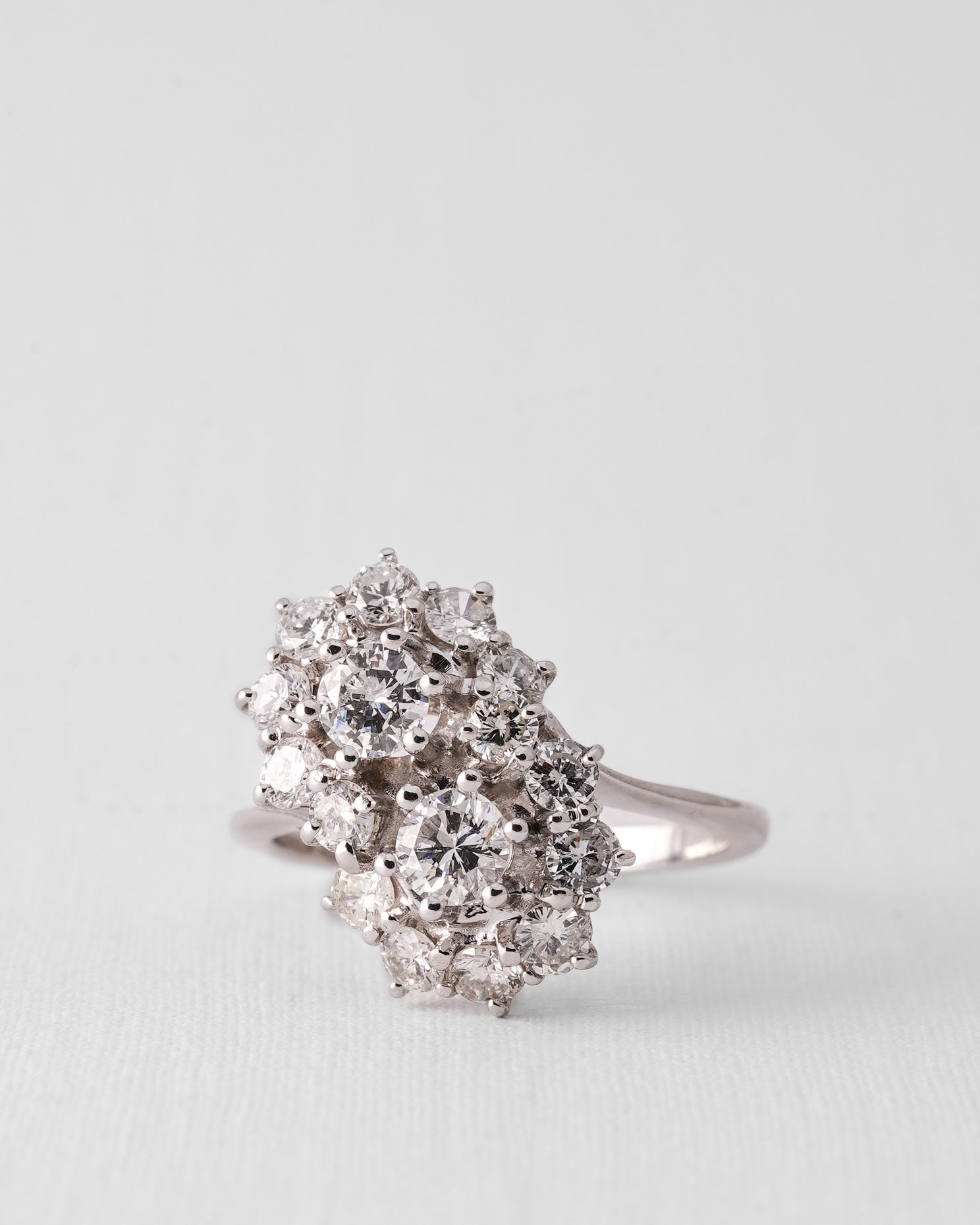 Elani | 18K Witgoud Briljant (1.85ct) Cluster Ring