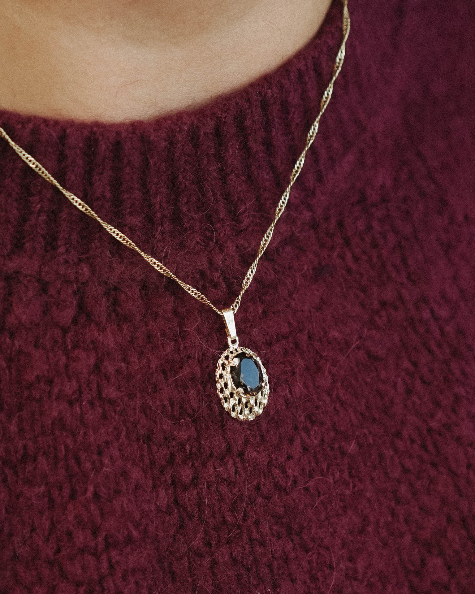 Zori | Vintage Rookkwarts Hanger