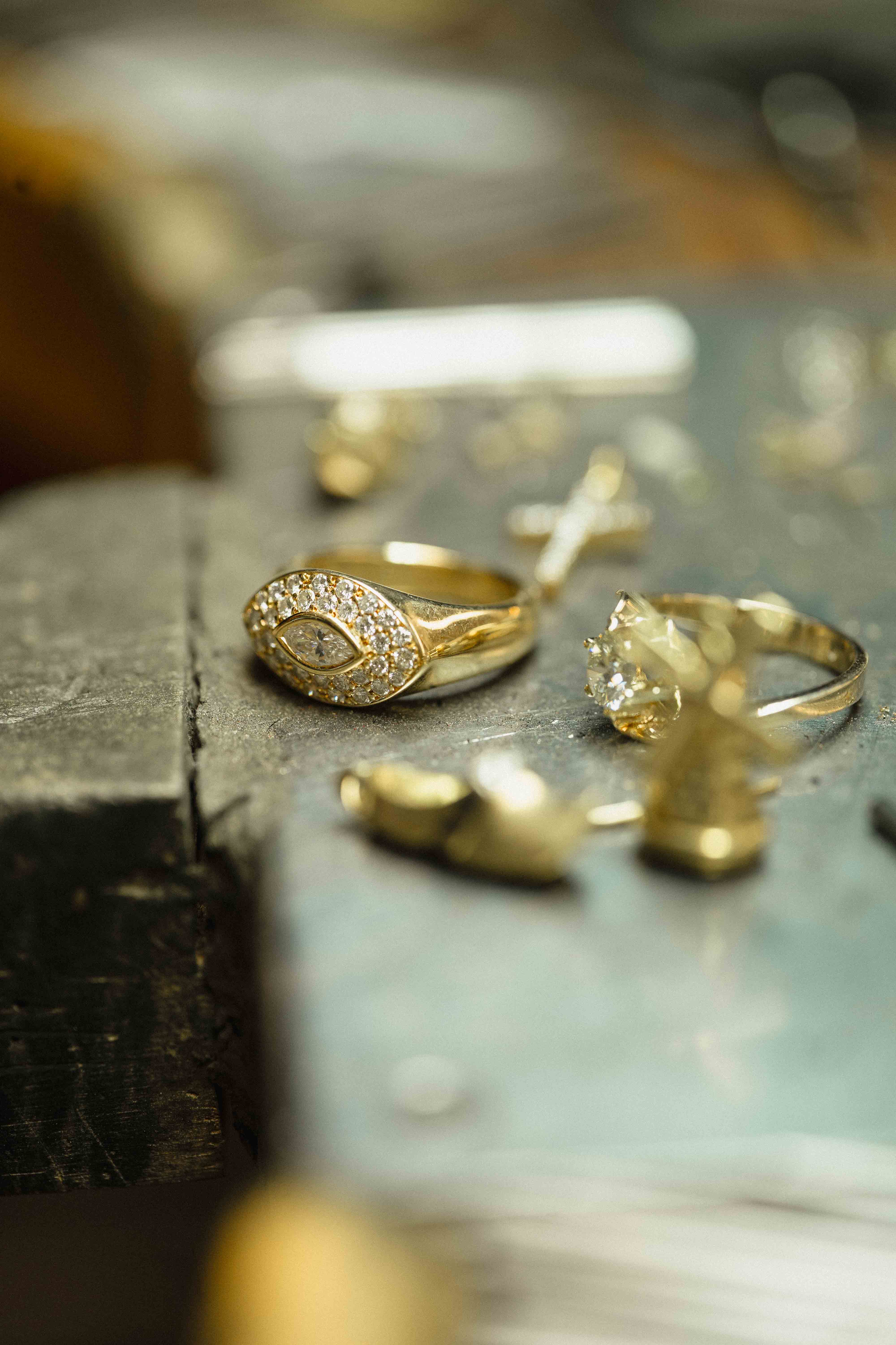 Eleonora | 18K Yellow Gold Brilliant (1ct) Eye Ring