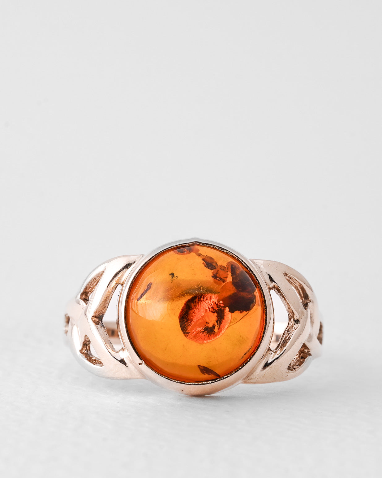 Helana | Vintage Amber Solitaire Ring - Menina Amsterdam
