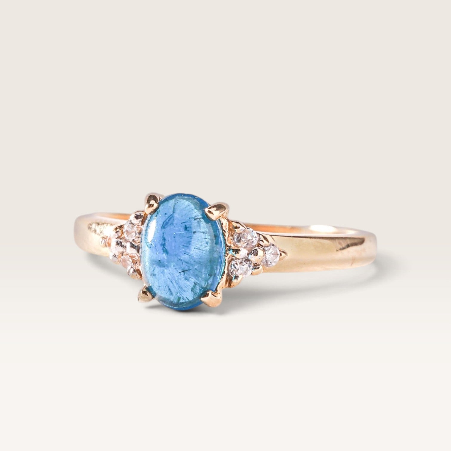Jean | Vintage Cabochon Blauwe Apatiet en Zirkonia