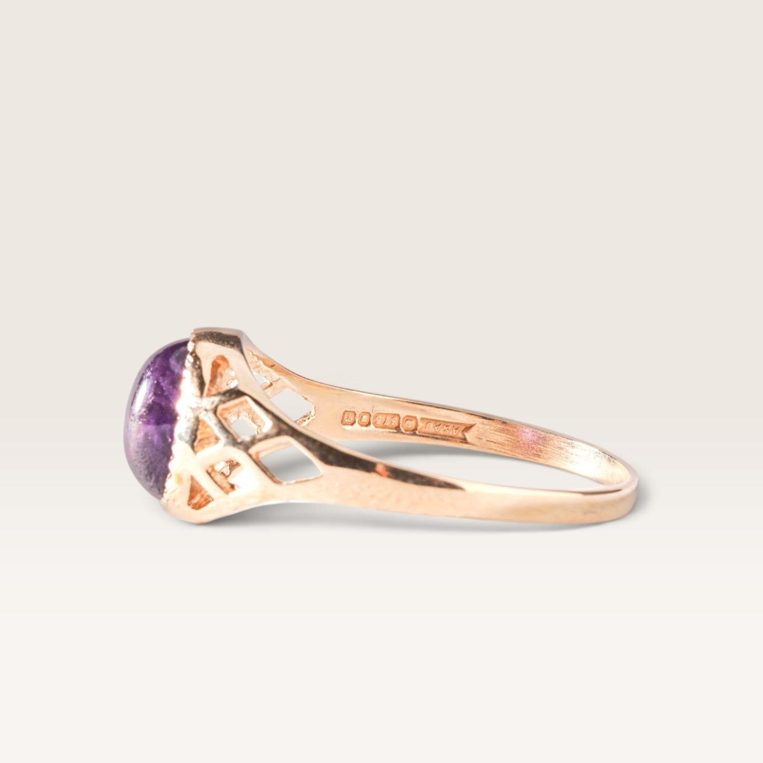 Amy | Vintage Cabochon Amethist ring