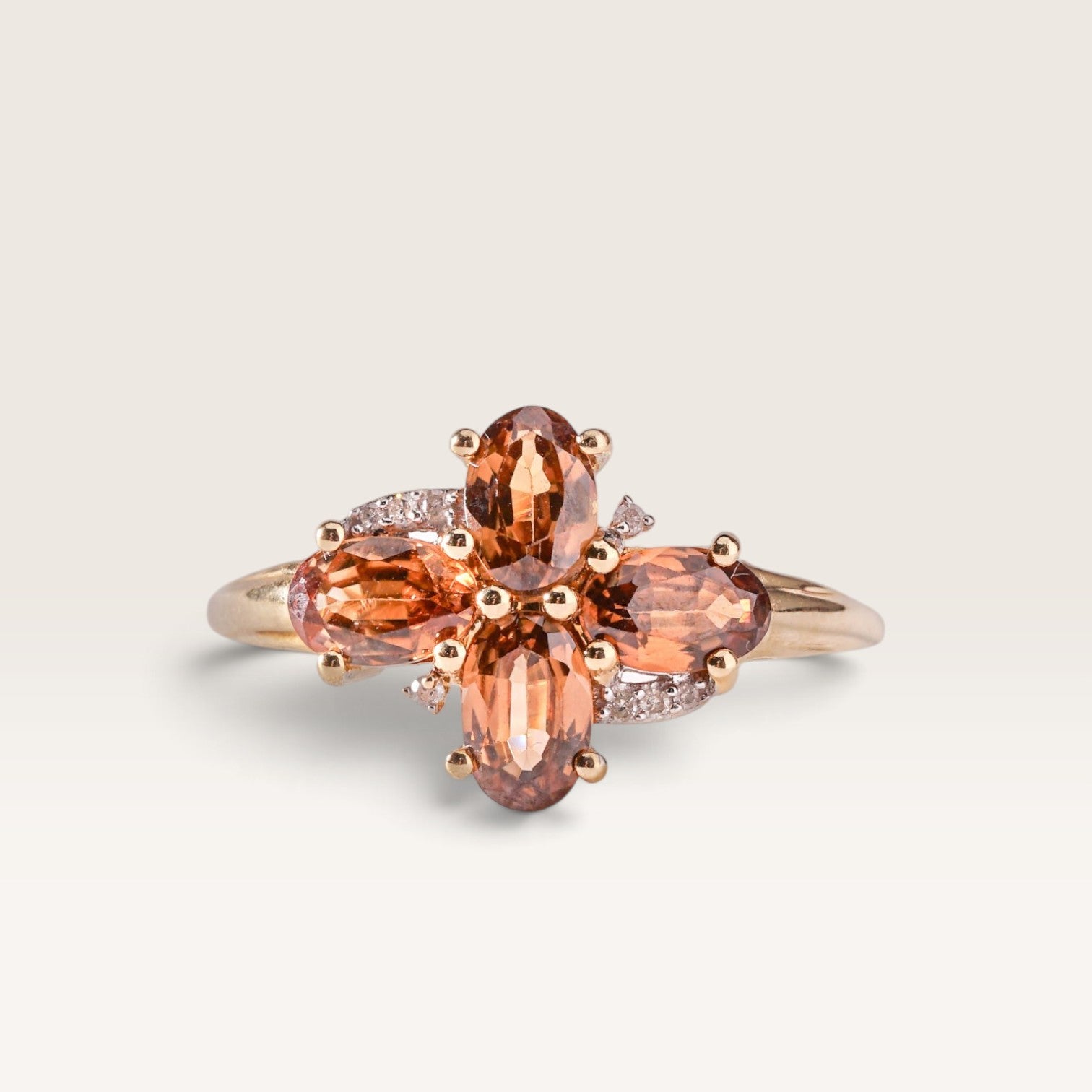 Colette| Vintage Kwarts en Diamand ring - Menina Amsterdam