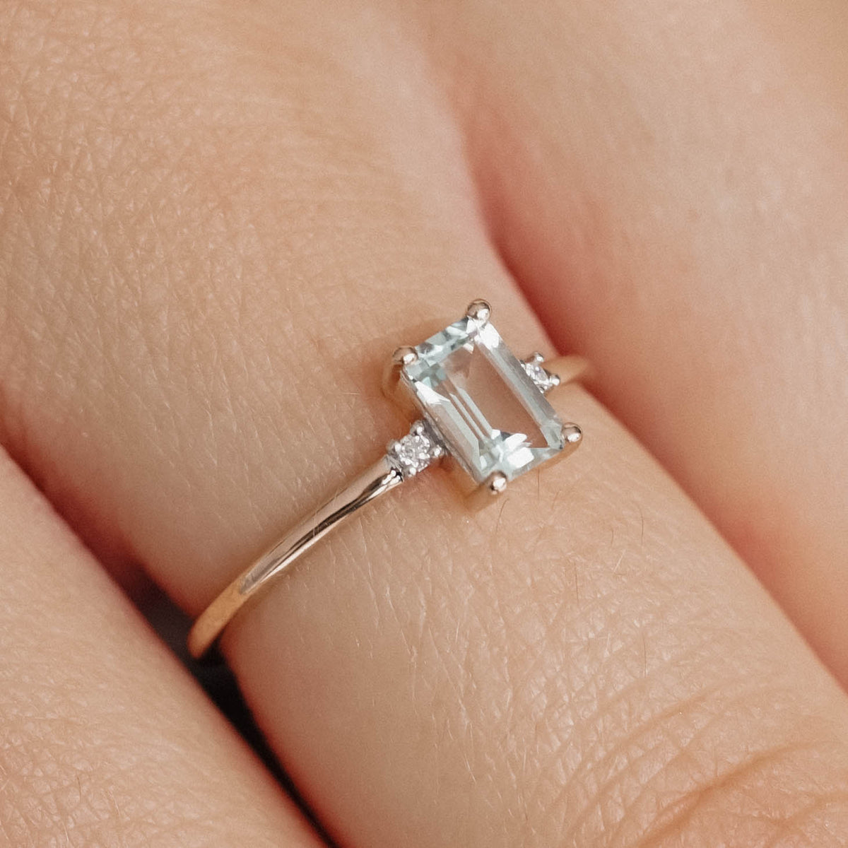 Odette | Aquamarijn & Diamant Ring - Menina Amsterdam