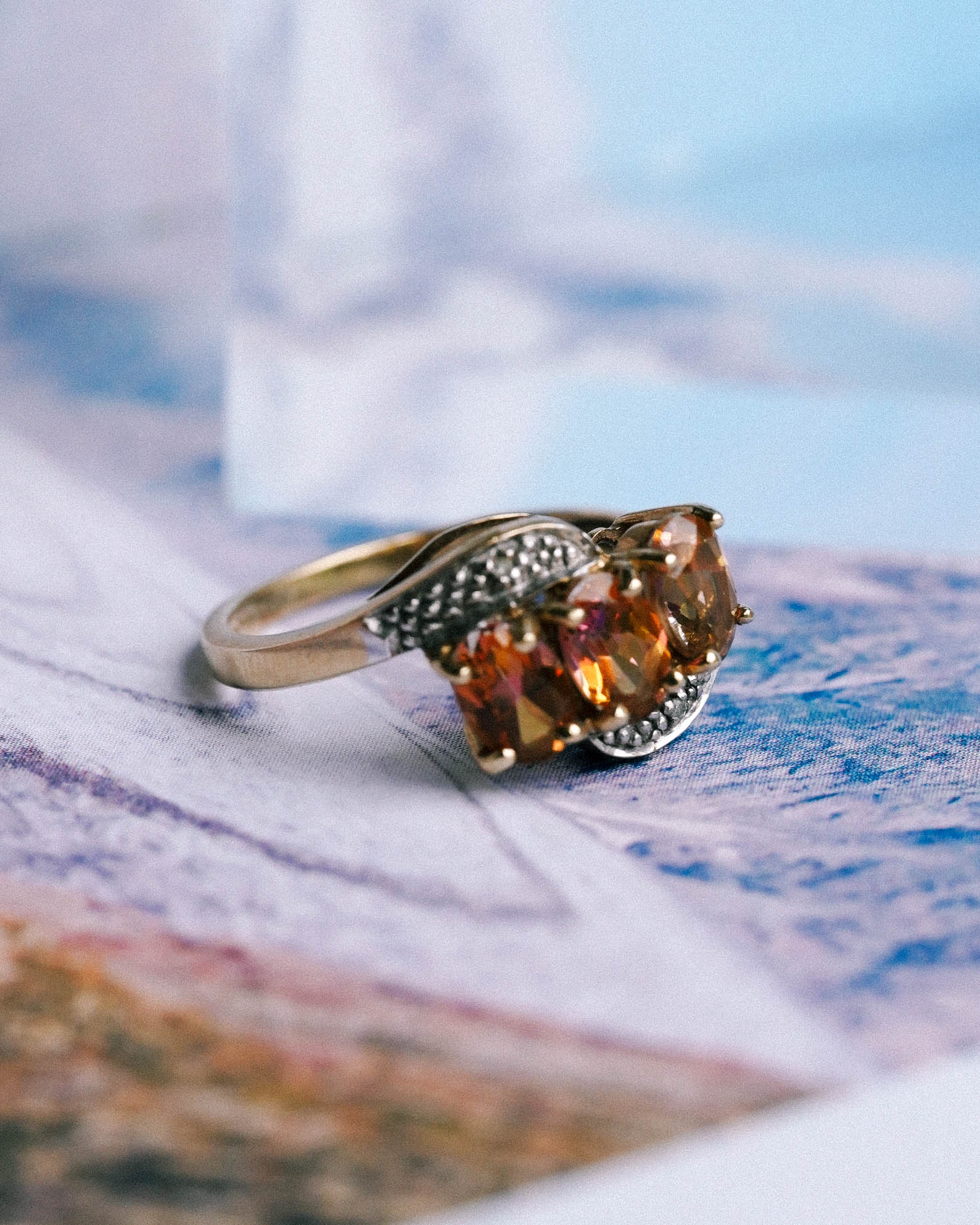 Odile | Vintage Topaas & Diamant Driesteen Ring