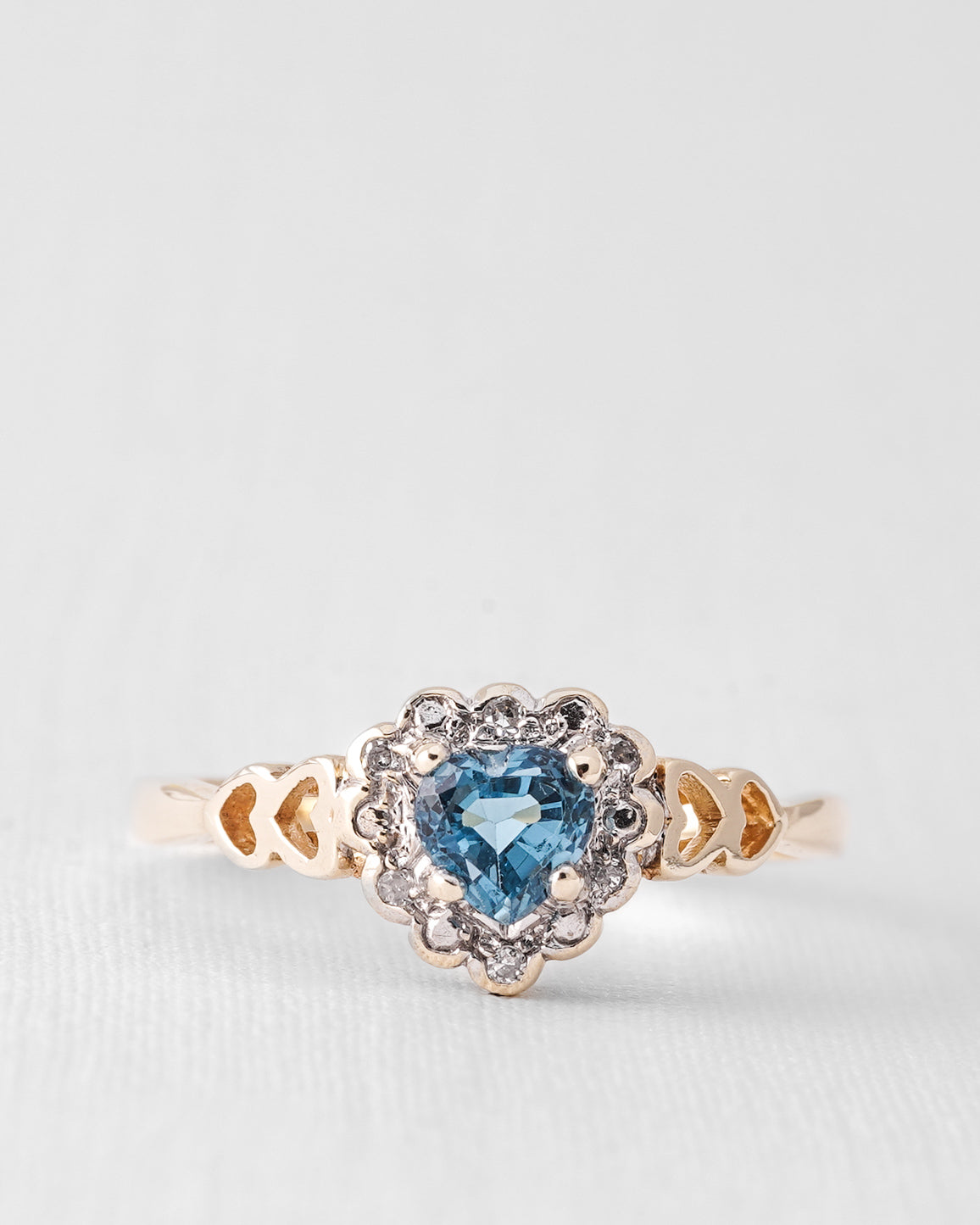 Mathilde | Vintage Blauwe Topaas & Diamant Halo Ring