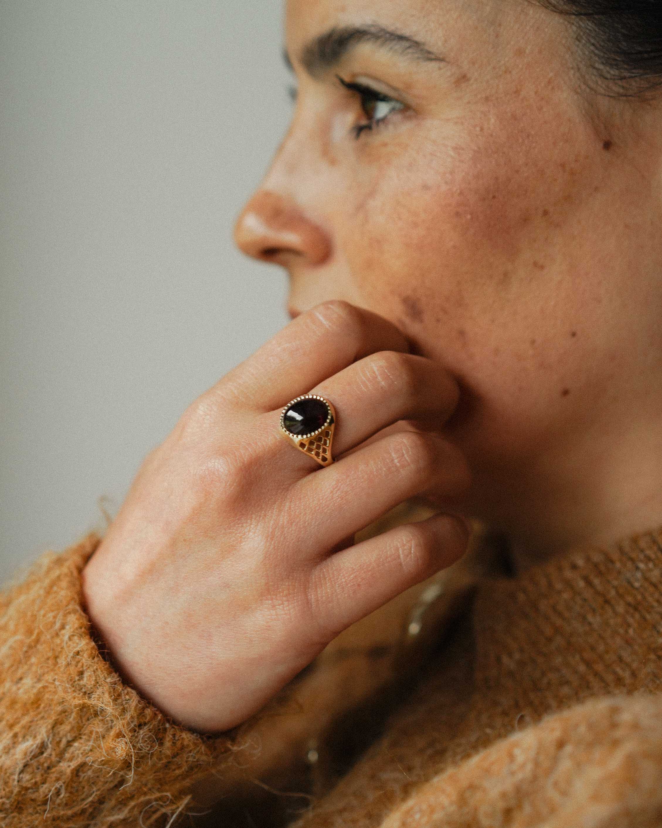 Maribel | Vintage Cabochon Granaat Ring