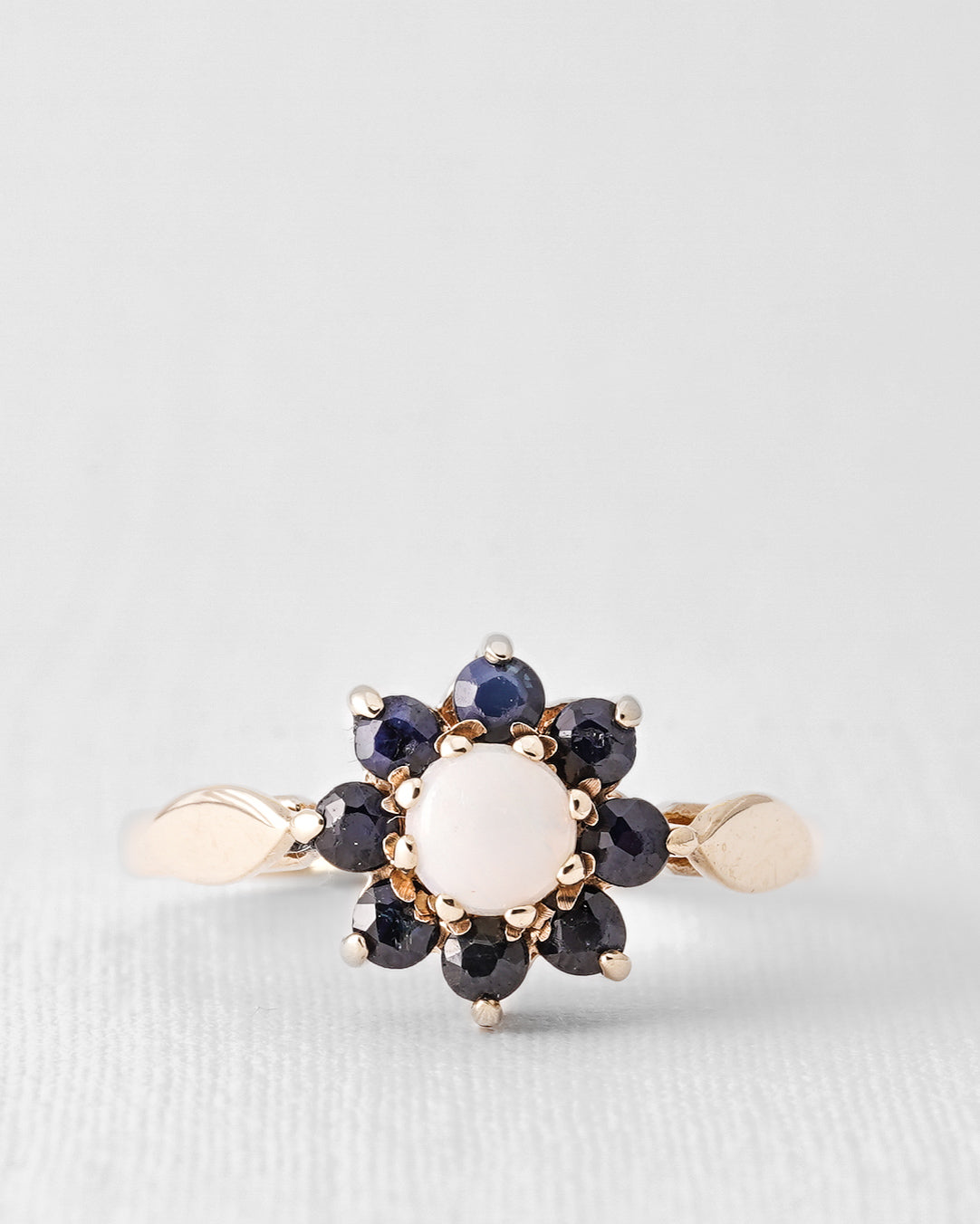 Elara | Vintage Opaal & Saffier Cluster Ring
