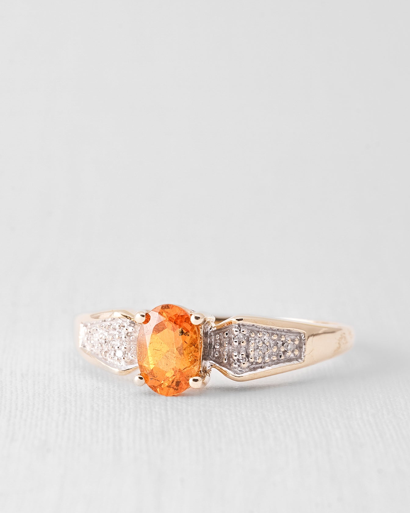 Selina | Vintage Mandarijn Granaat & Diamant Solitaire Ring