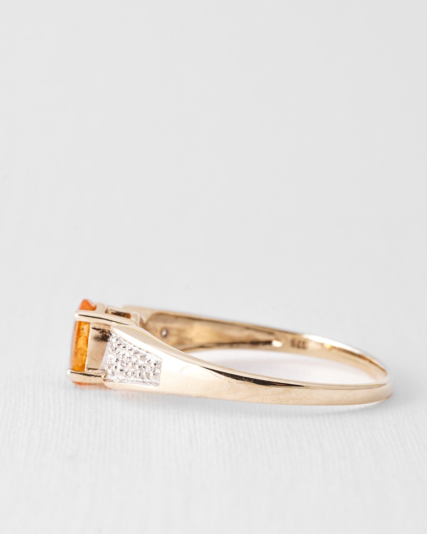 Selina | Vintage Mandarijn Granaat & Diamant Solitaire Ring