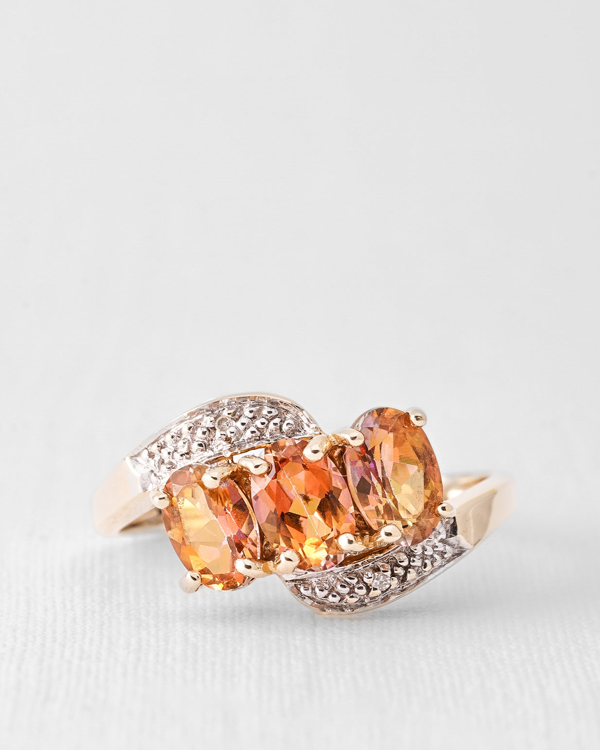 Odile | Vintage Topaas & Diamant Driesteen Ring