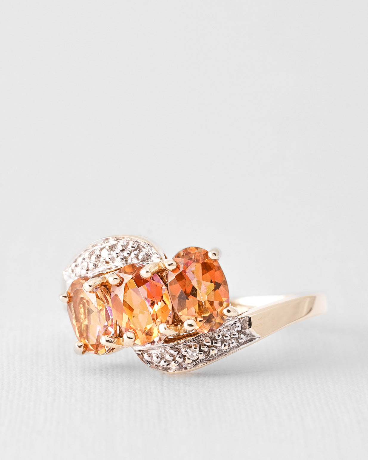 Odile | Vintage Topaas & Diamant Driesteen Ring