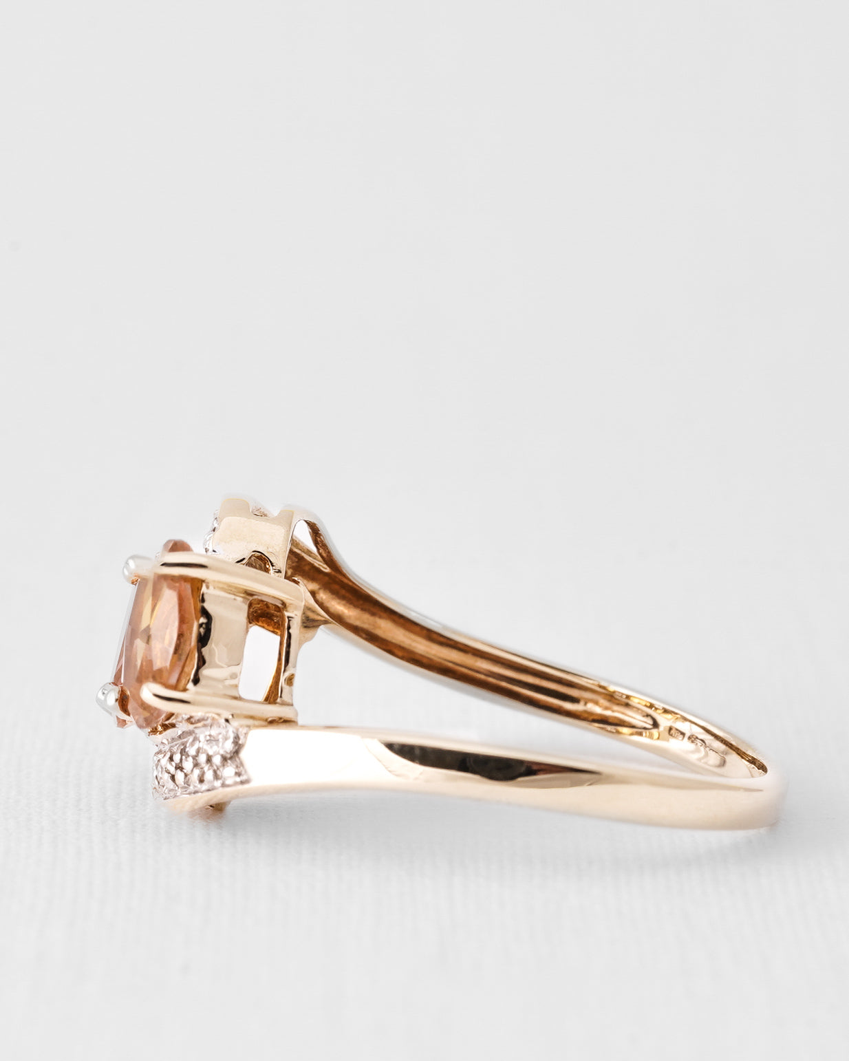 Odile | Vintage Topaas & Diamant Driesteen Ring